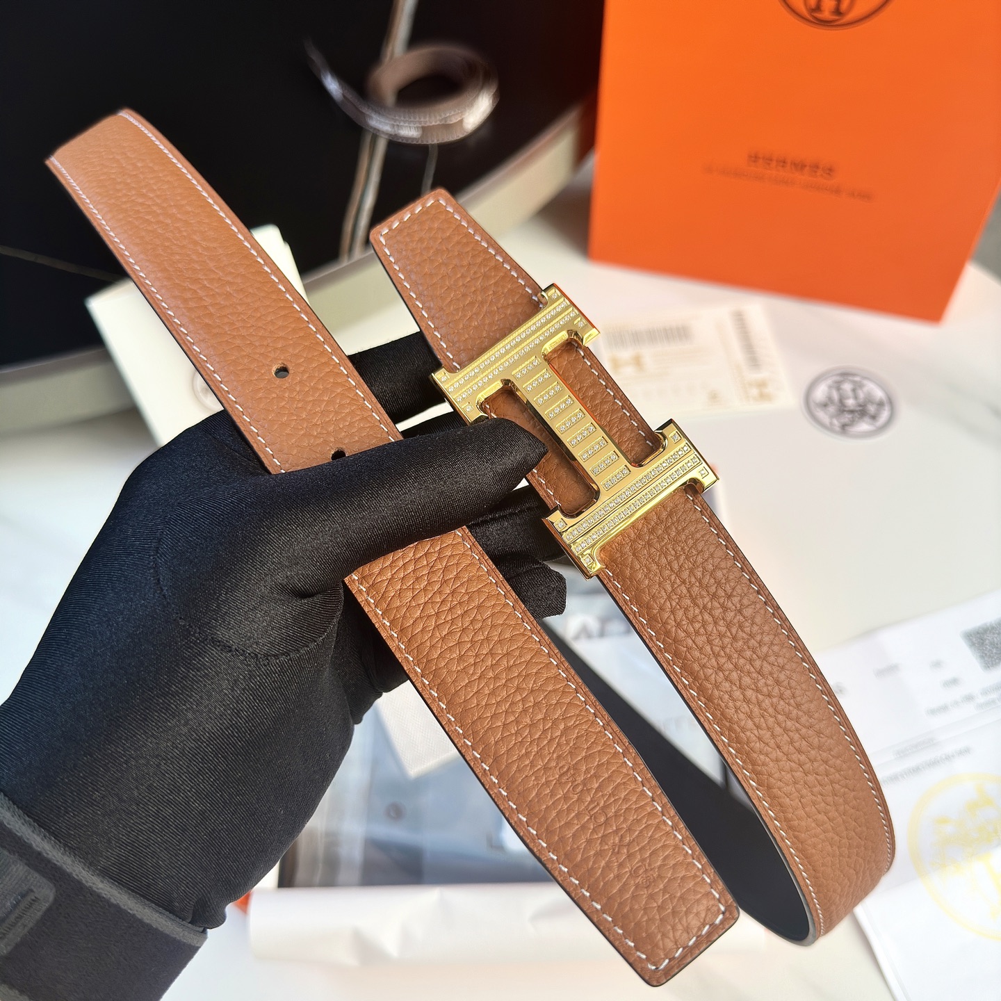 Luxury HermeS P426 P.O.S. Men’s Belt: 32mm Original Togo Leather with Gold Diamond Button - 图片 1