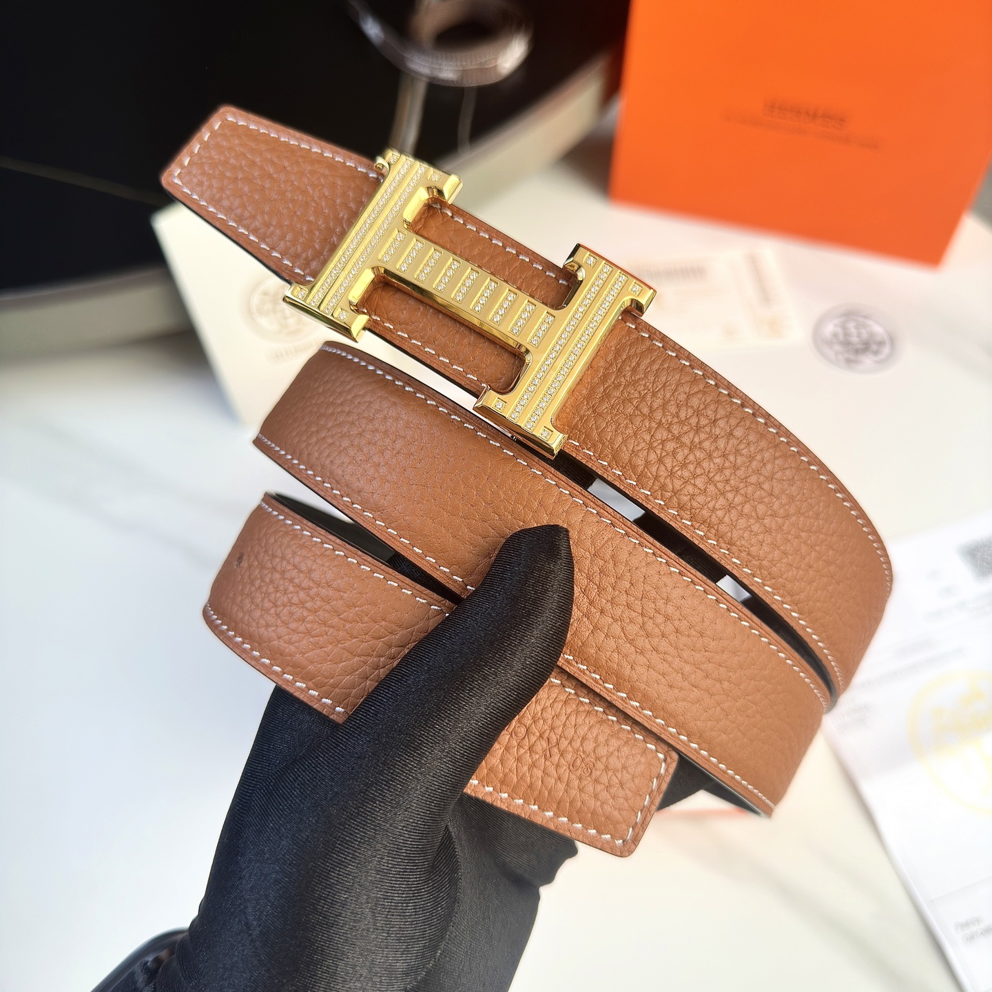 Luxury HermeS P426 P.O.S. Men’s Belt: 32mm Original Togo Leather with Gold Diamond Button - 图片 2