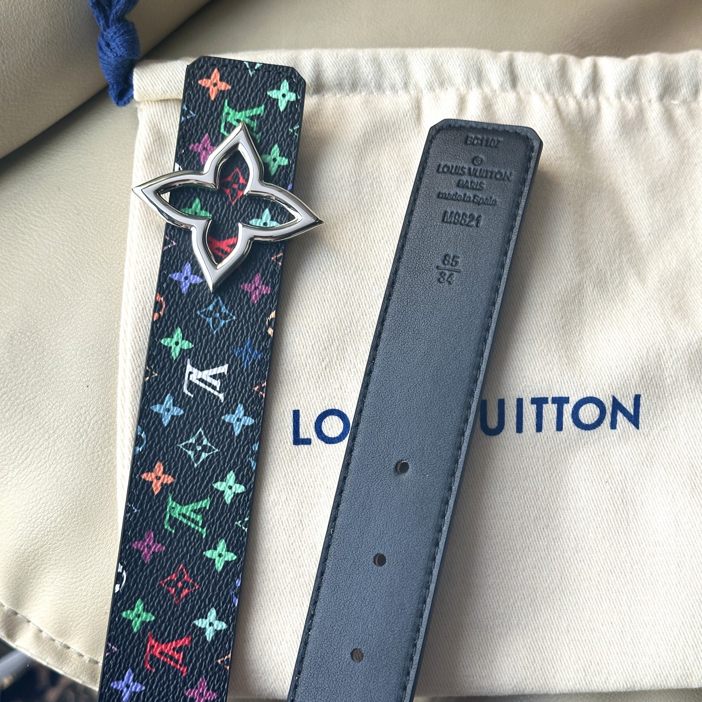 “Ms. Louis Vuitton’s Classic 30mm Wide Bouquet with New Gold Accents” - 图片 6