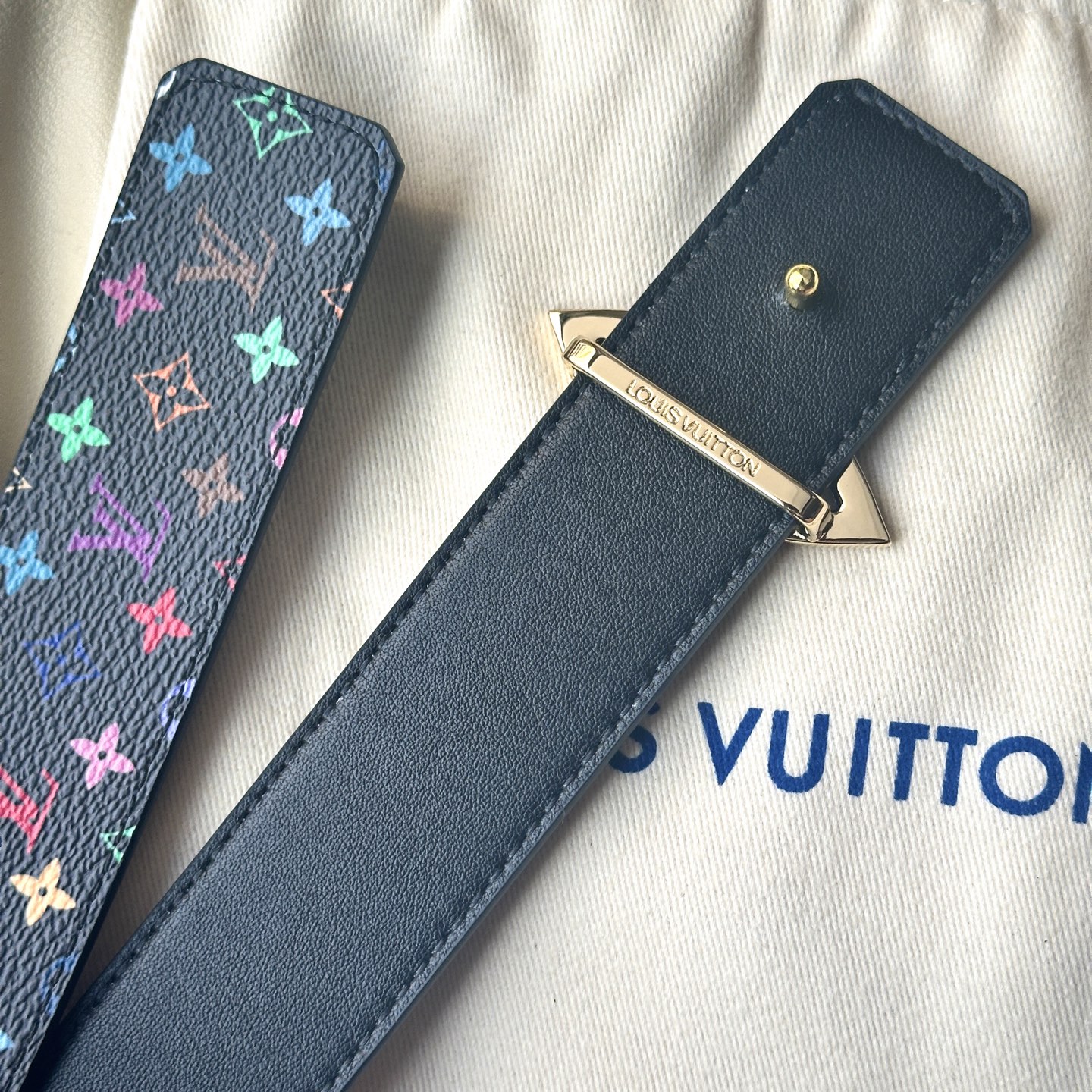 New Season Bouquet: Classic and Elegant Design with Gold Accents - 图片 7