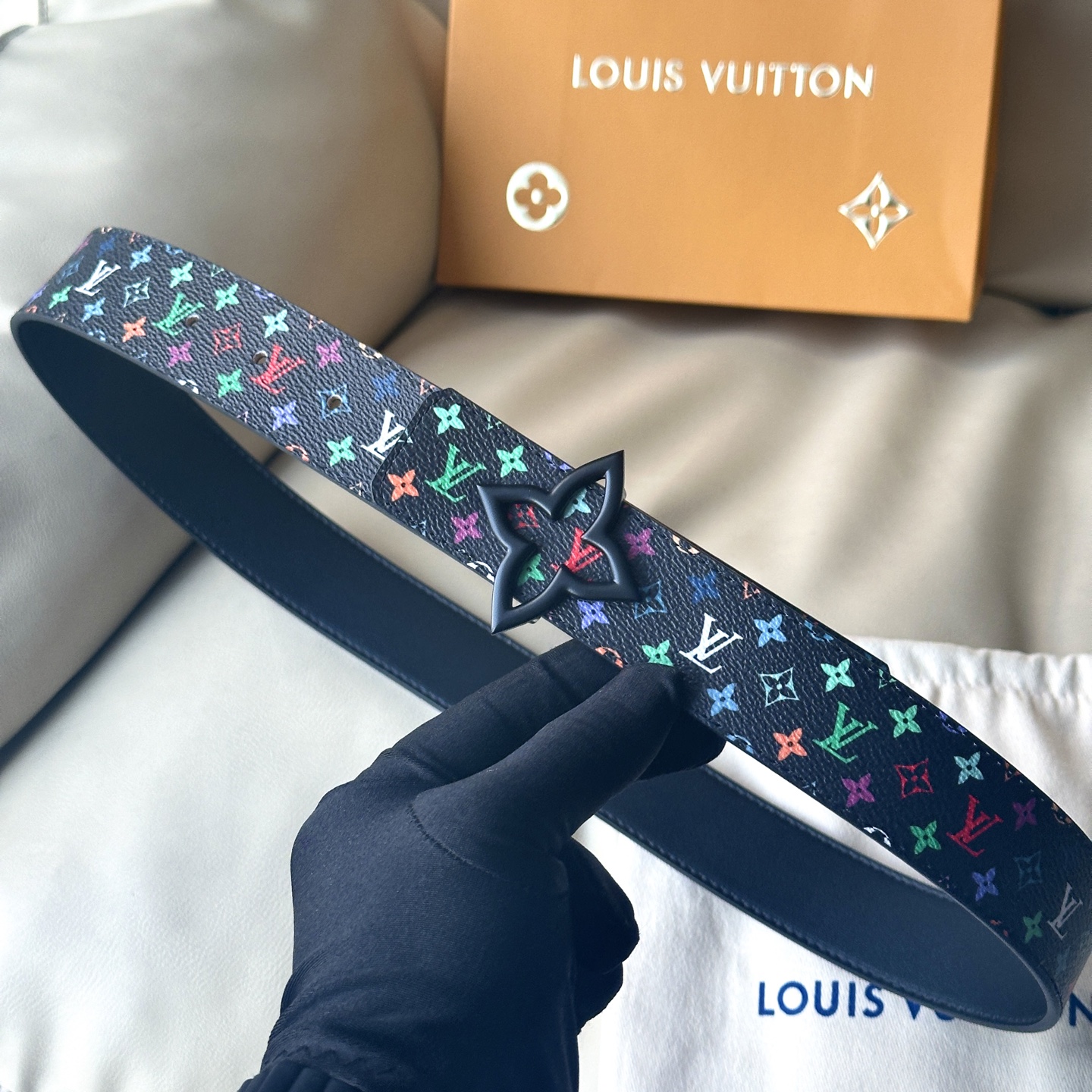 Ms. Louis Vuitton’s 30mm Wide Classic Bouquet Floor with New Gold Accents - 图片 5
