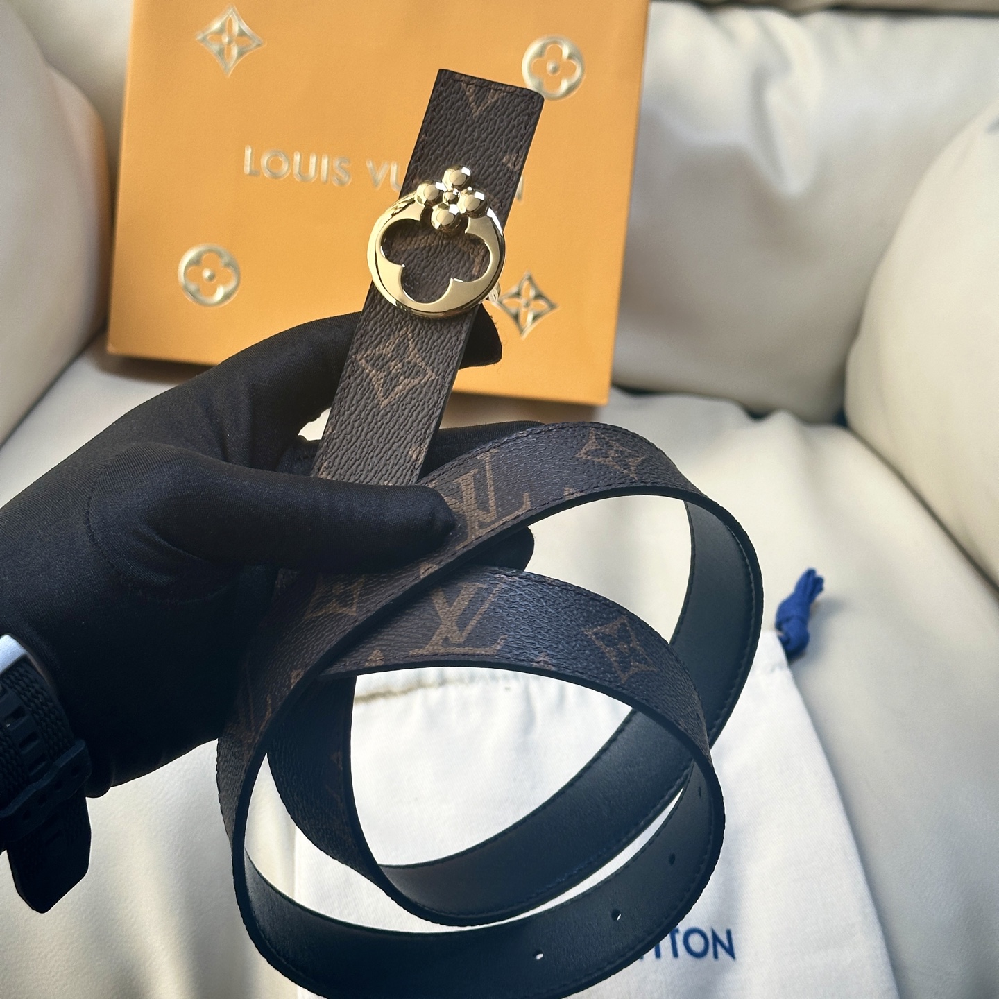 Ms. Louis Vuitton: New Season, Classic Bouquet, 30mm Wide, Five Golds. - 图片 3