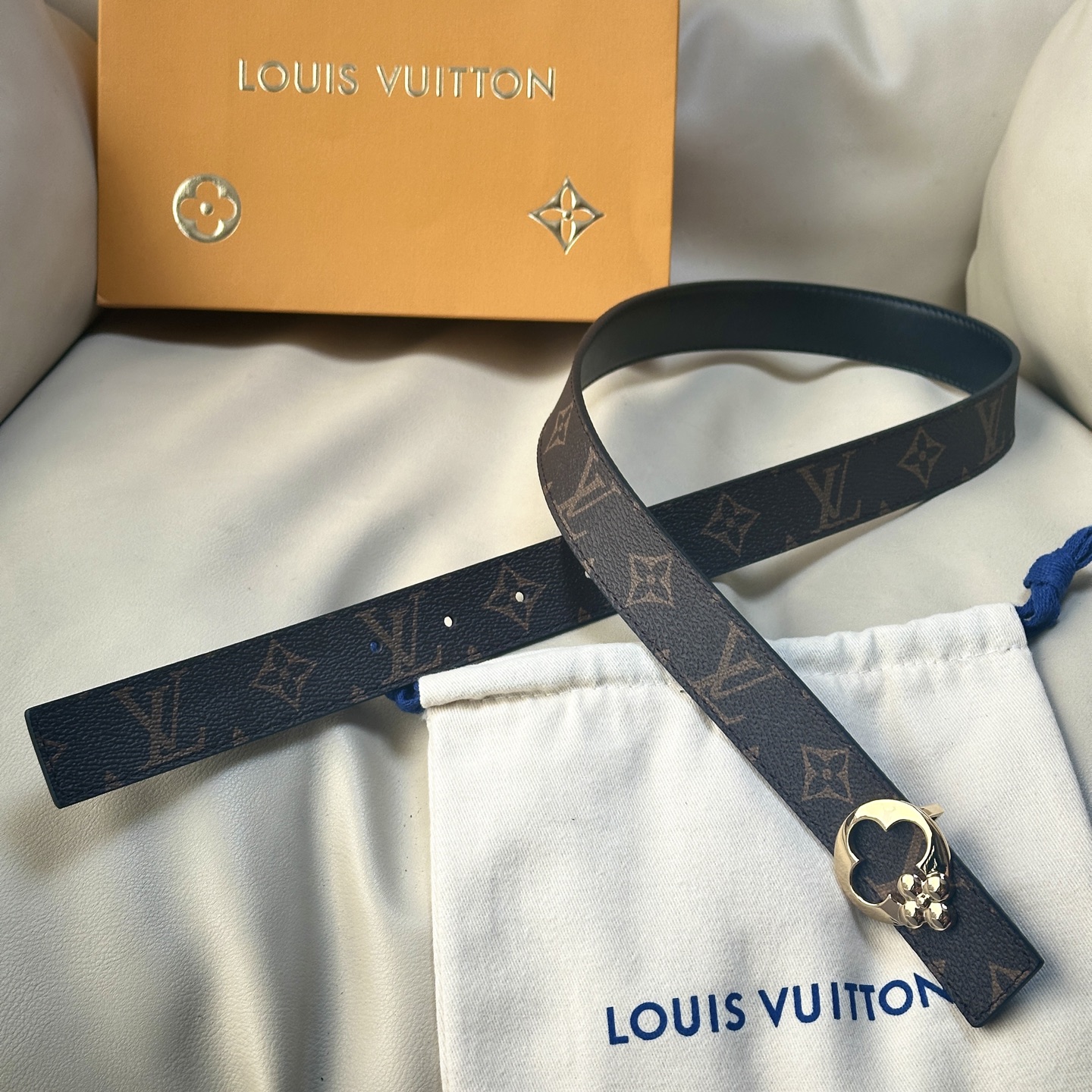 Ms. Louis Vuitton: New Season, Classic Bouquet, 30mm Wide, Five Golds. - 图片 1