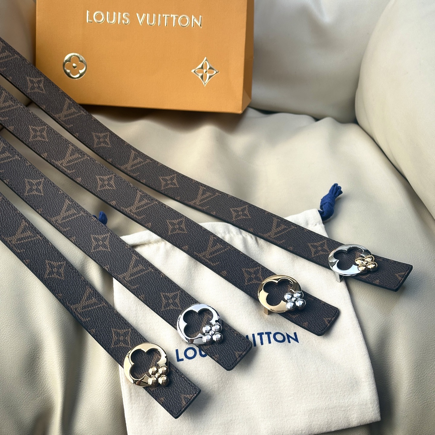 “Ms. Louis Vuitton’s Classic 30mm Wide Bouquet with Soft-Faced Veal Floor” - 图片 7