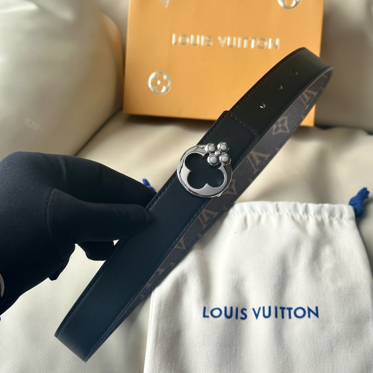 Louis Vuitton’s New Season: Classic Bouquet with Soft Veal Floor, 30mm Wide, 5 Golds. - 图片 7