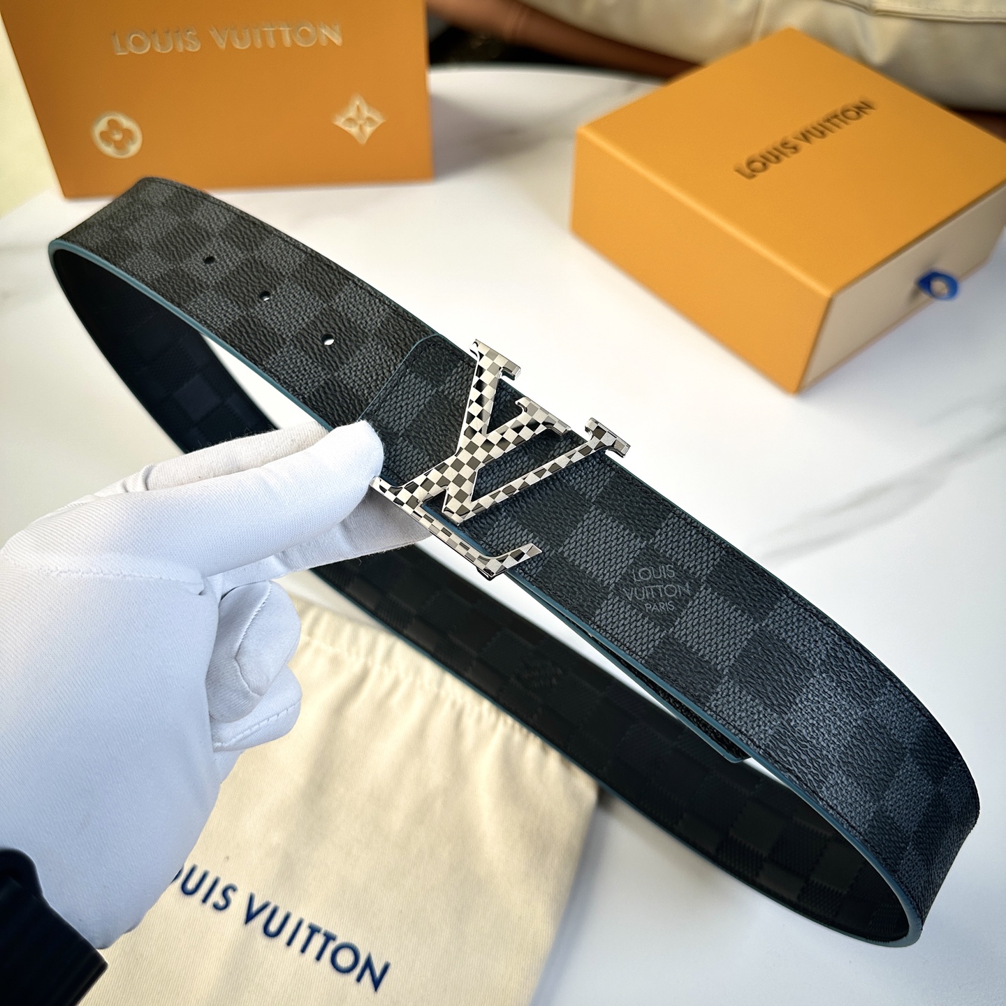 
       L0UIS VUITT0N 今季新品 驢家原單腰帶 寬度40毫米 定制帆布面內襯進口小牛