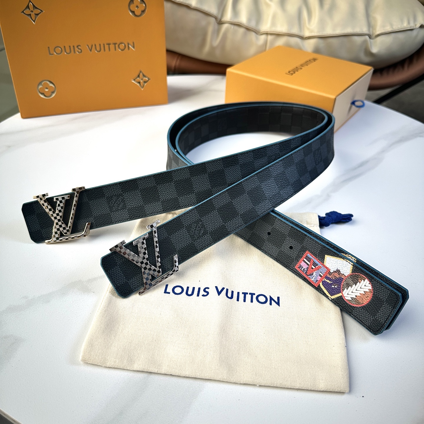 
       L0UIS VUITT0N 今季新品 驢家原單腰帶 寬度40毫米 定制帆布面內襯進口小牛