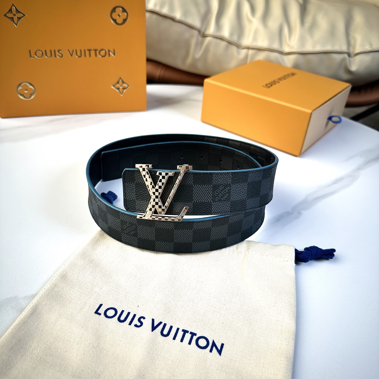
       L0UIS VUITT0N 今季新品 驢家原單腰帶 寬度40毫米 定制帆布面內襯進口小牛