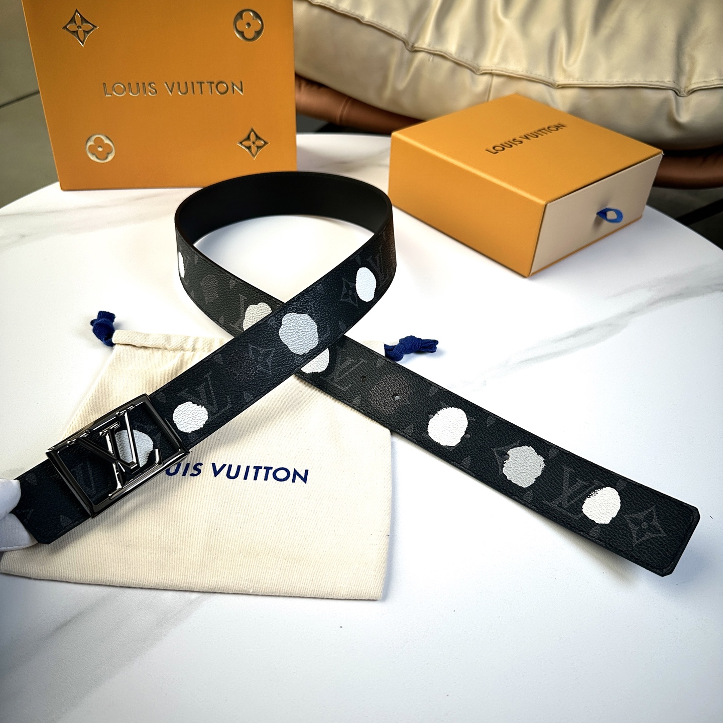 
       L0UIS VUITT0N 今季新品 驢家原單腰帶 寬度40毫米 定制帆布面內襯進口小牛