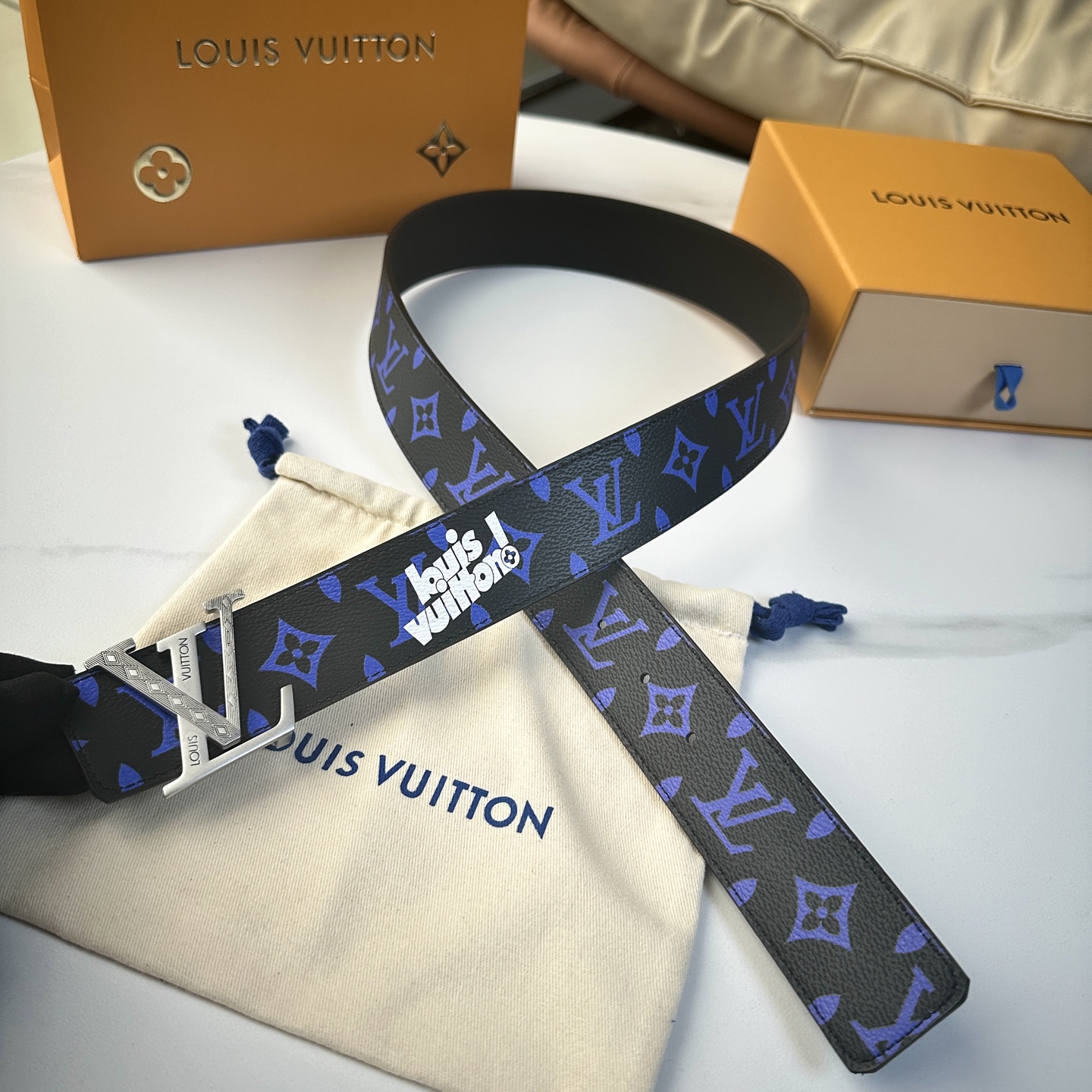 
       L0UIS VUITT0N 今季新品 驢家原單腰帶 寬度40毫米 定制帆布面內襯進口小牛