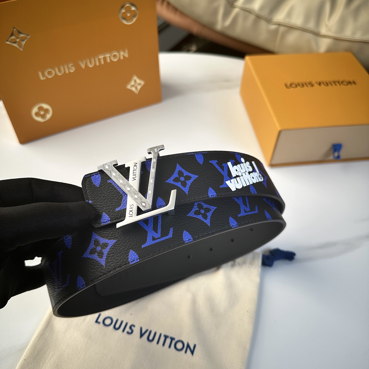 
       L0UIS VUITT0N 今季新品 驢家原單腰帶 寬度40毫米 定制帆布面內襯進口小牛