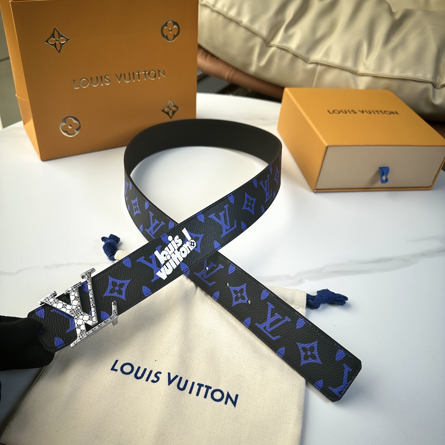 
       L0UIS VUITT0N 今季新品 驢家原單腰帶 寬度40毫米 定制帆布面內襯進口小牛