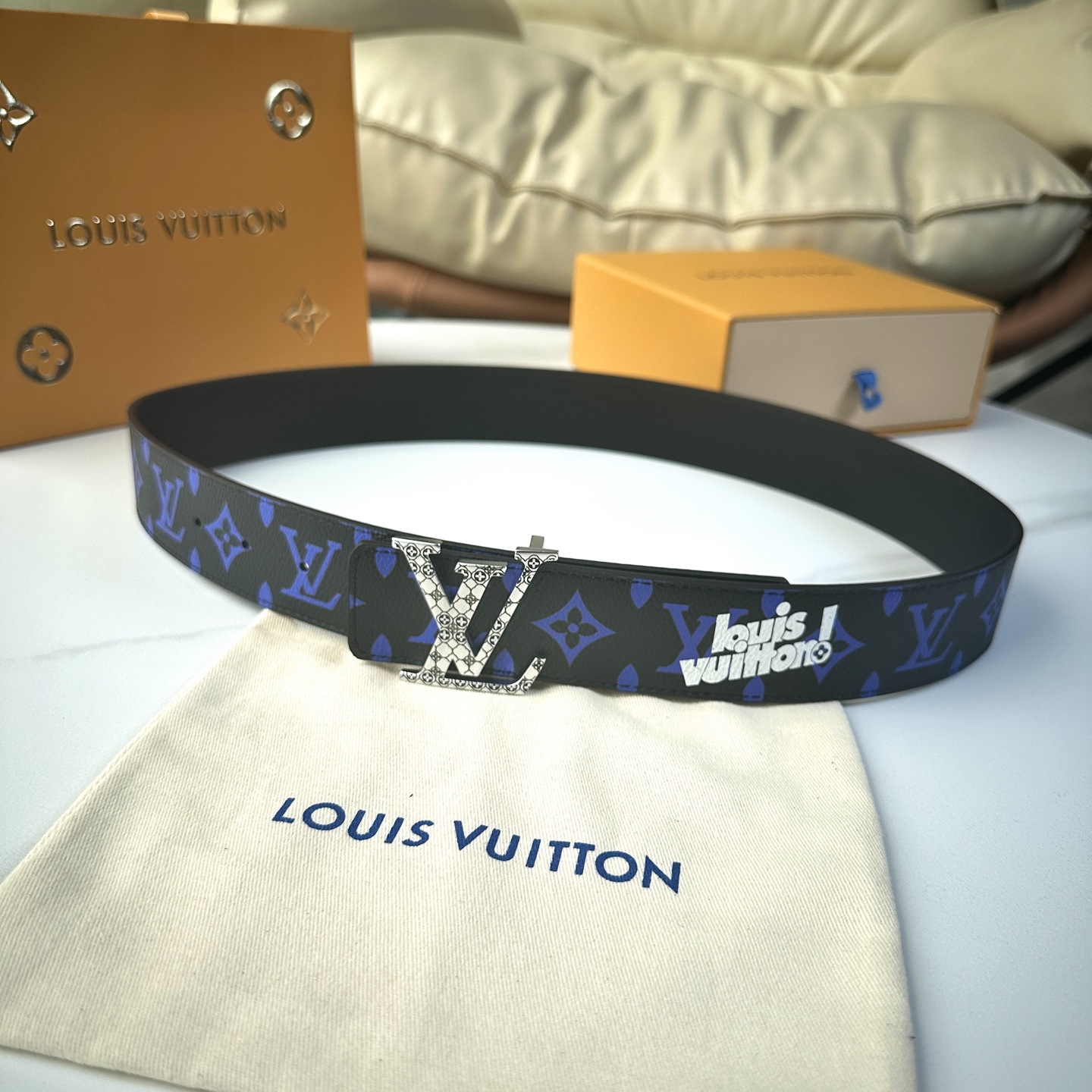
       L0UIS VUITT0N 今季新品 驢家原單腰帶 寬度40毫米 定制帆布面內襯進口小牛