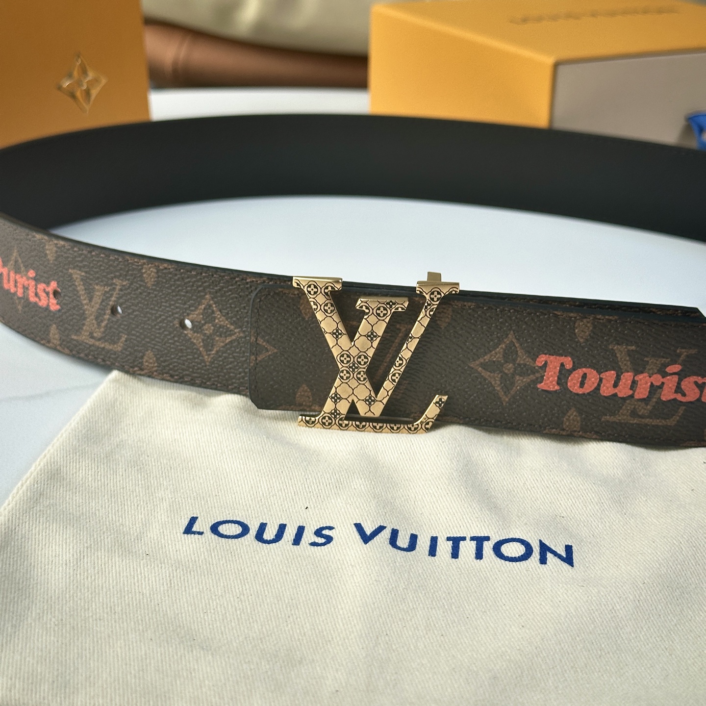 
       L0UIS VUITT0N 今季新品 驢家原單腰帶 寬度40毫米 定制帆布面內襯進口小牛