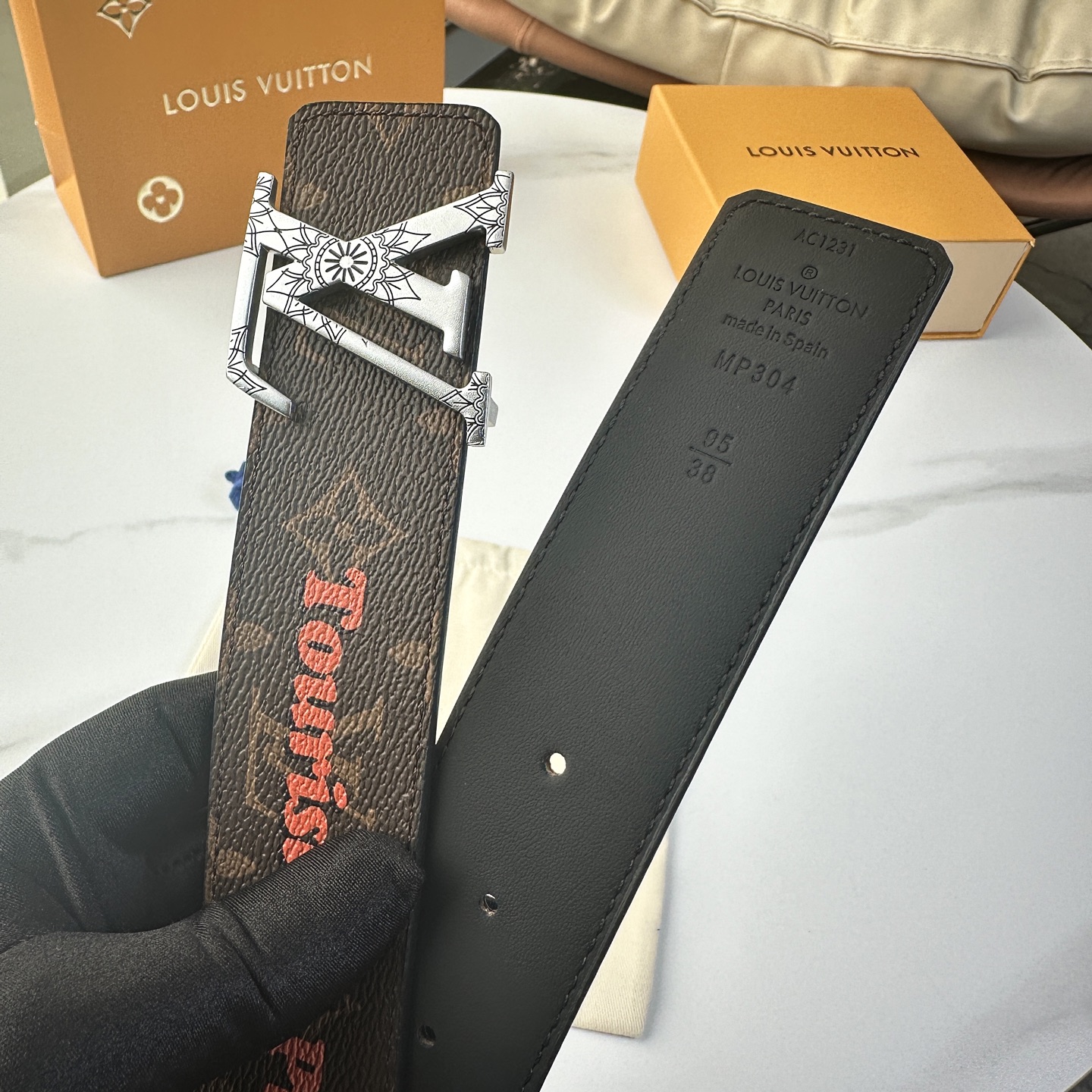 
       L0UIS VUITT0N 今季新品 驢家原單腰帶 寬度40毫米 定制帆布面內襯進口小牛