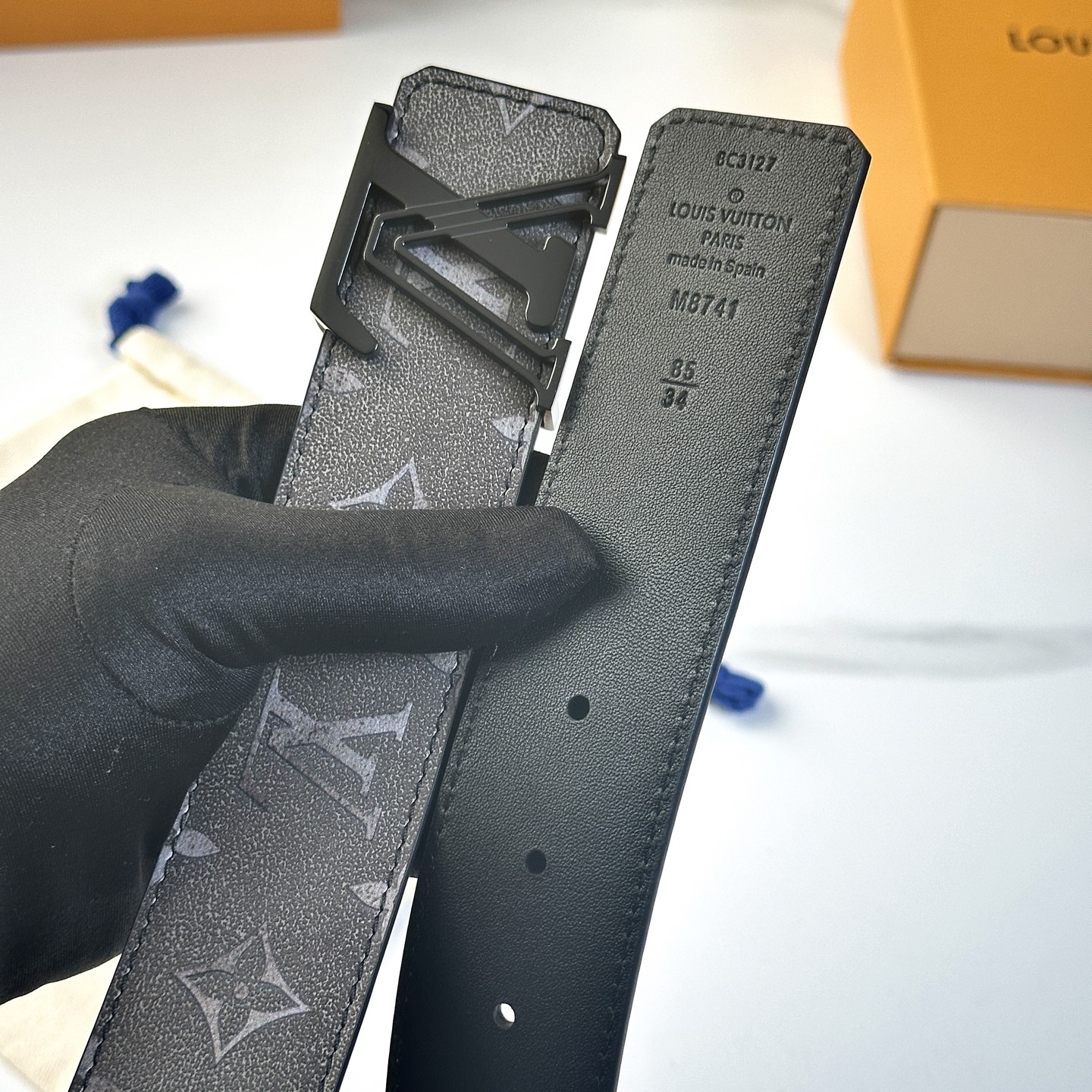 
     L0UIS VUITT0N 今季新品 男士原單腰帶 寬度40毫米 雙面進口頭層小牛皮絲印圖案