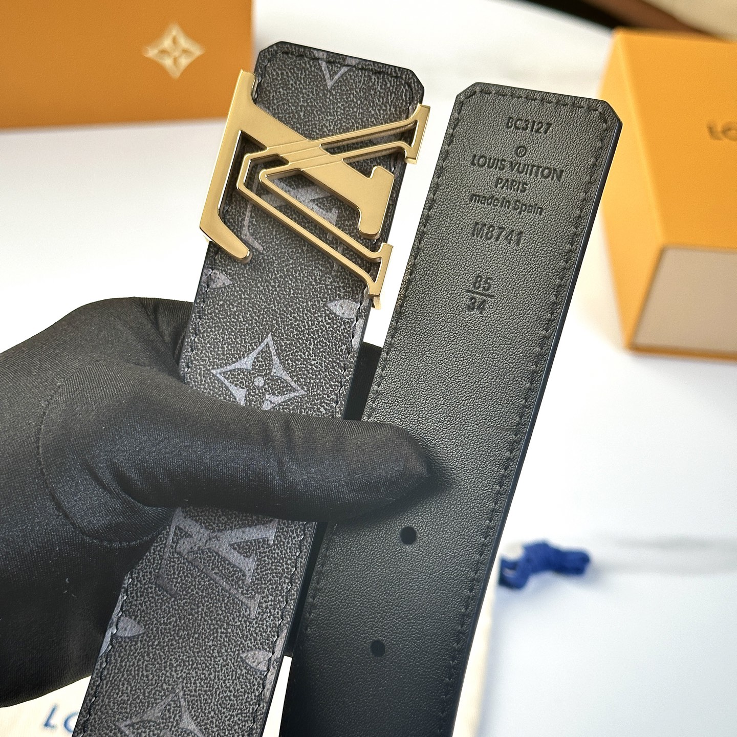
     L0UIS VUITT0N 今季新品 男士原單腰帶 寬度40毫米 雙面進口頭層小牛皮絲印圖案