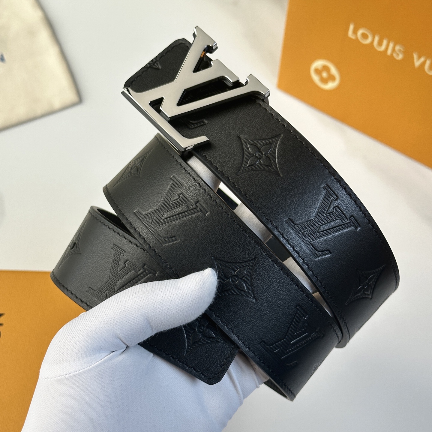 LV Style Beige Leather Men's Belts Men's Belts Men's Belt detail image 3 from source 766532
