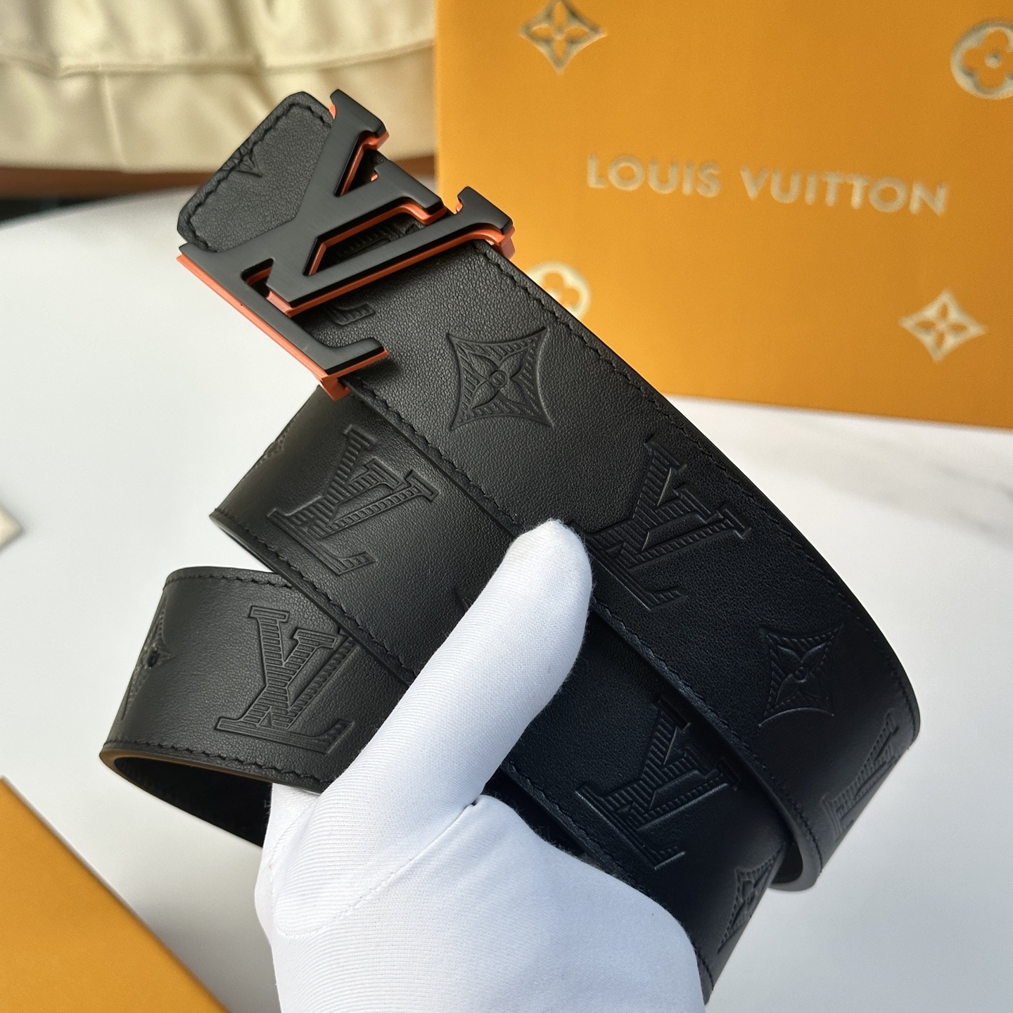 LV Style Beige Leather Men's Belts Men's Belts Men's Belt detail image 3 from source 766534
