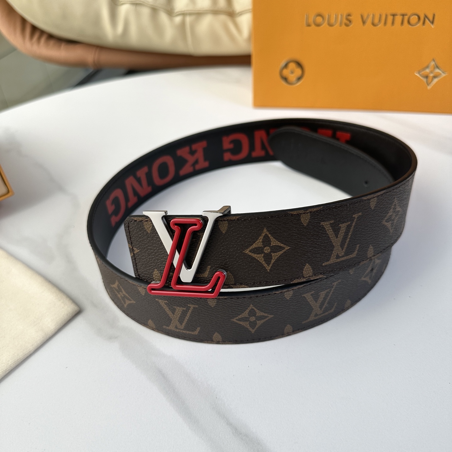 
         L0UIS VUITT0N 專櫃最新升級版本 寬度40毫米 精湛工藝定制帆布面料襯托