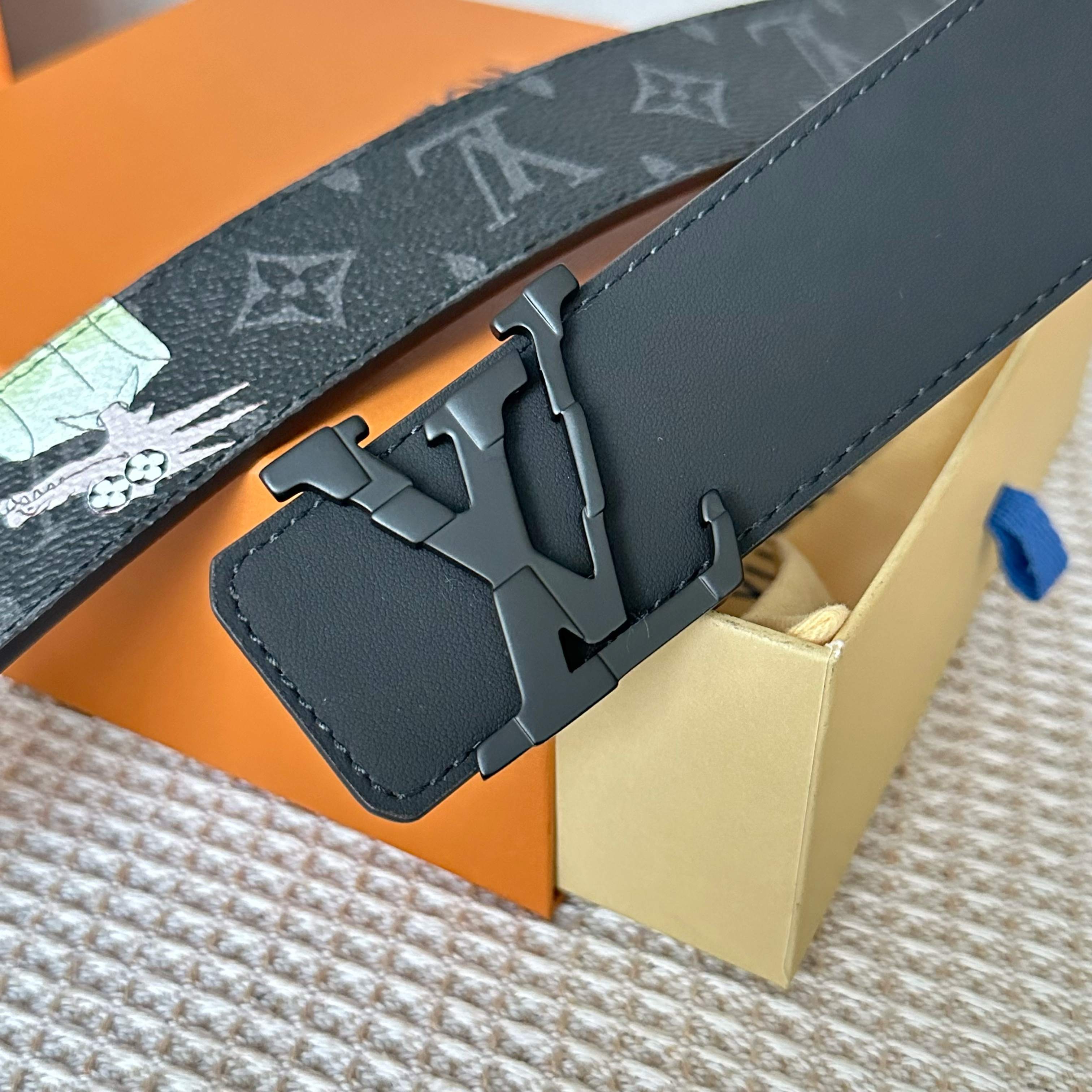  L0UIS VUITT0N 專櫃最新升級版本 寬度40毫米 精湛工藝定制帆布面料襯托進口小牛皮底  搭