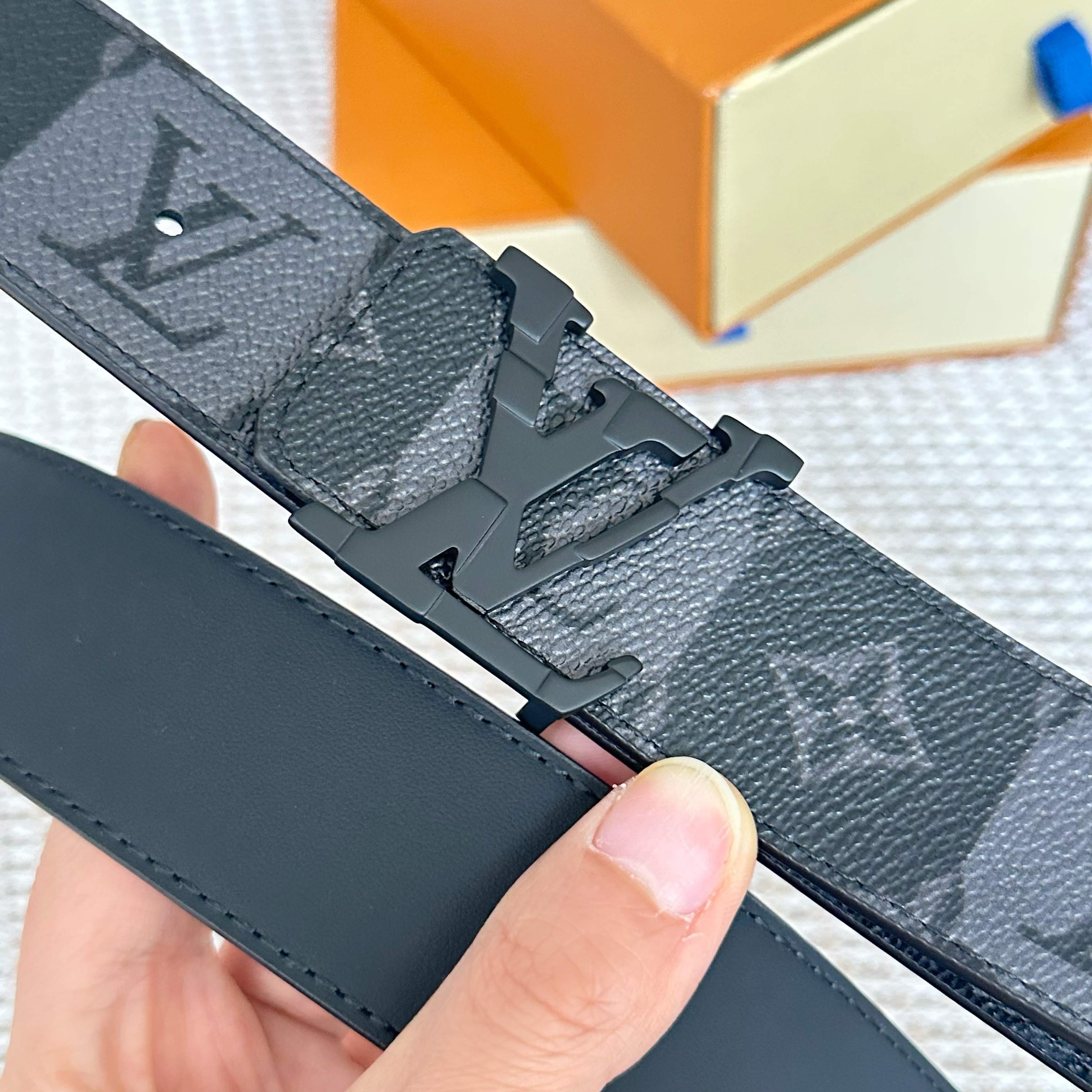  L0UIS VUITT0N 專櫃最新升級版本 寬度40毫米 精湛工藝定制帆布面料襯托進口小牛皮底  搭