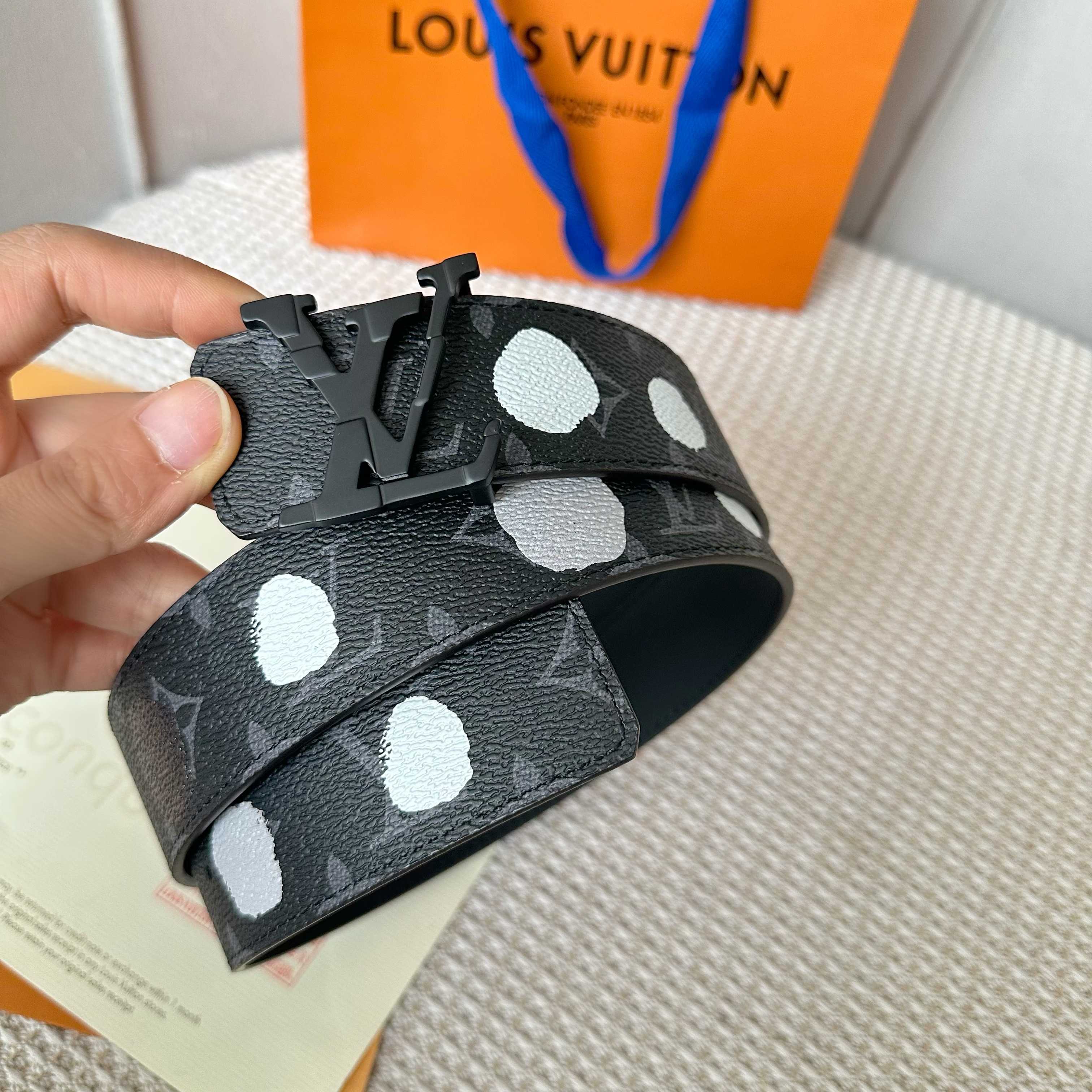  L0UIS VUITT0N 專櫃最新升級版本 寬度40毫米 精湛工藝定制帆布面料襯托進口小牛皮底  搭