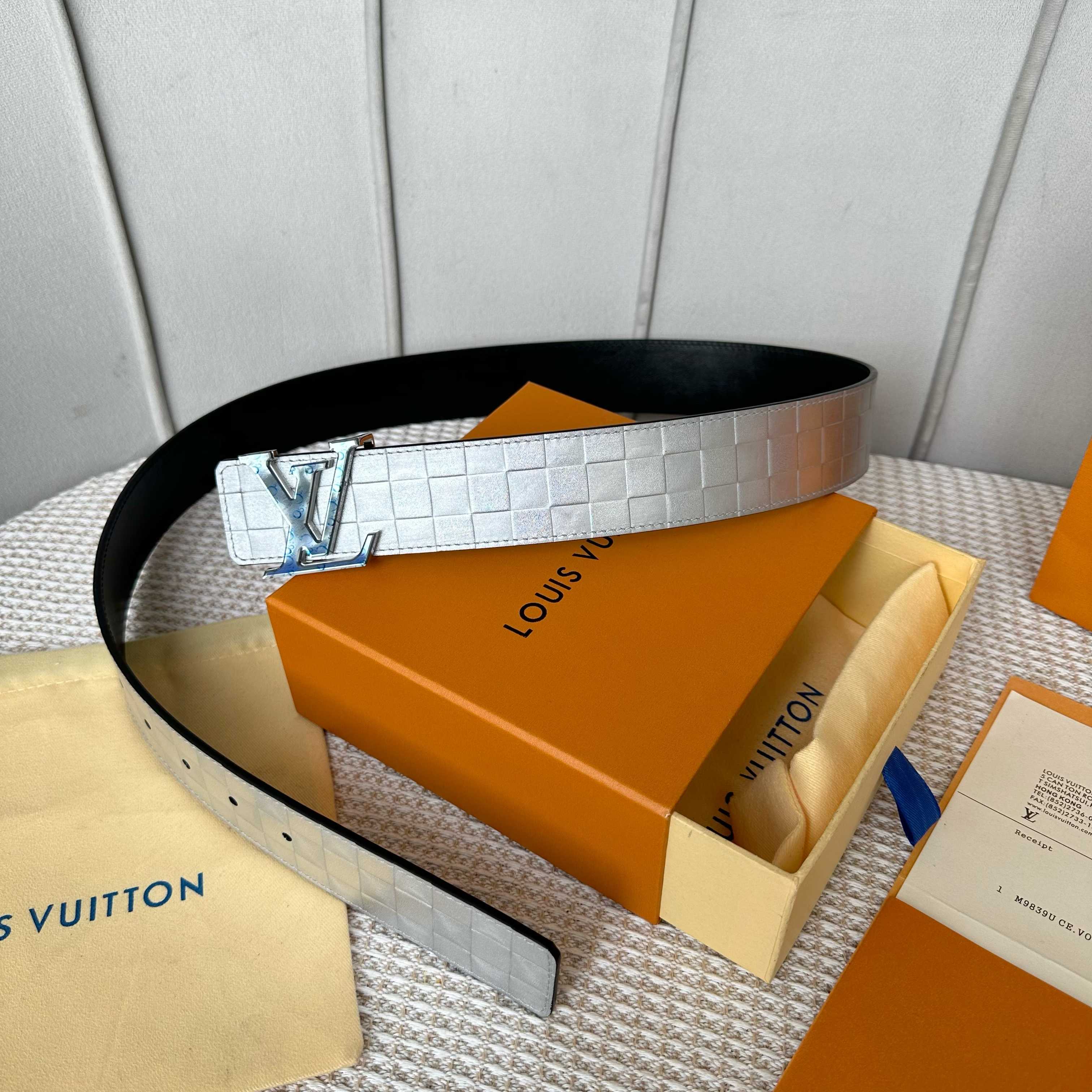 
     L0UIS VUITT0N 今季新品 男士原單腰帶 寬度40毫米 雙面進口頭層小牛皮壓花品牌