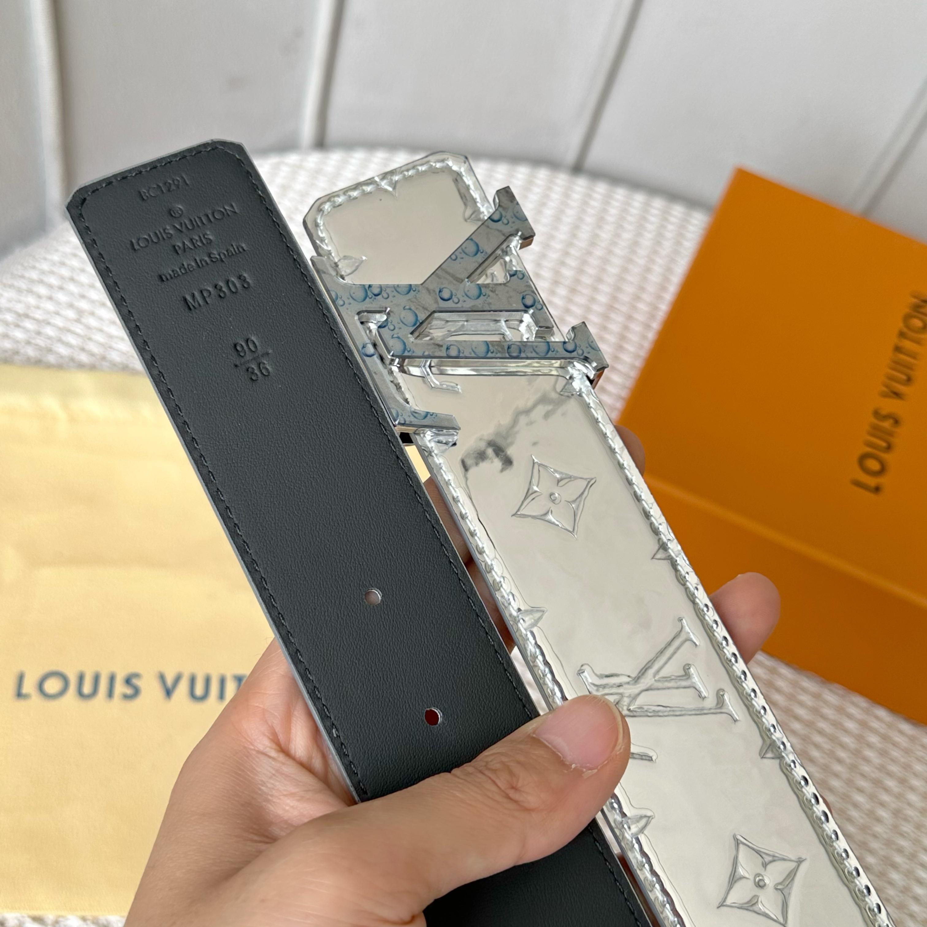 
     L0UIS VUITT0N 今季新品 男士原單腰帶 寬度40毫米 雙面進口頭層小牛皮壓花品牌