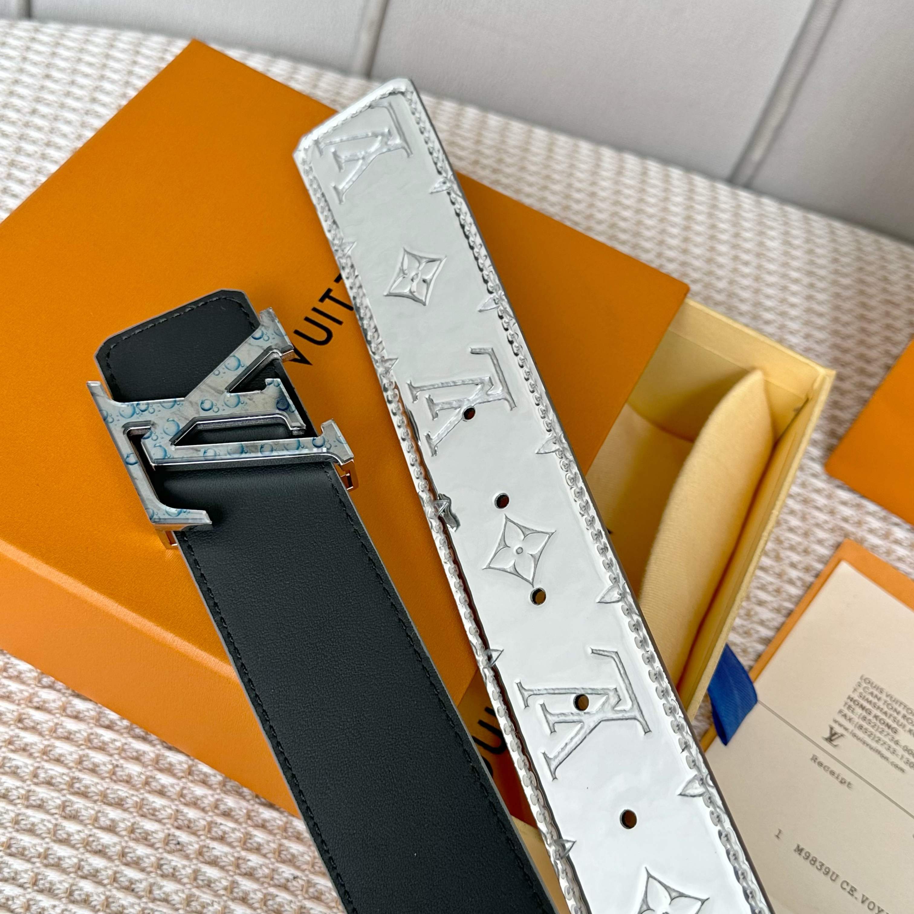 
     L0UIS VUITT0N 今季新品 男士原單腰帶 寬度40毫米 雙面進口頭層小牛皮壓花品牌