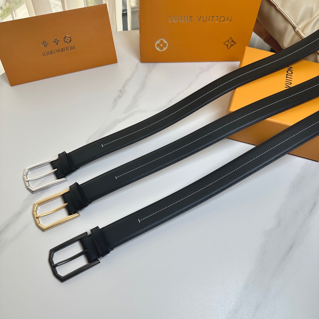 L0UIS VUITT0N 今季新品 原單腰帶 寬度35毫米 雙面進口小牛皮 尾部獨特的尾巴五金設計 帶身機車縫白色線 