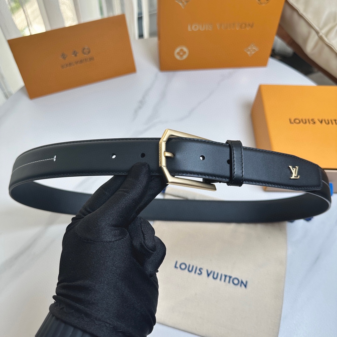 L0UIS VUITT0N 今季新品 原單腰帶 寬度35毫米 雙面進口小牛皮 尾部獨特的尾巴五金設計 帶身機車縫白色線 