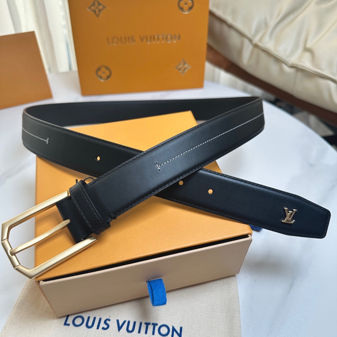L0UIS VUITT0N 今季新品 原單腰帶 寬度35毫米 雙面進口小牛皮 尾部獨特的尾巴五金設計 帶身機車縫白色線 