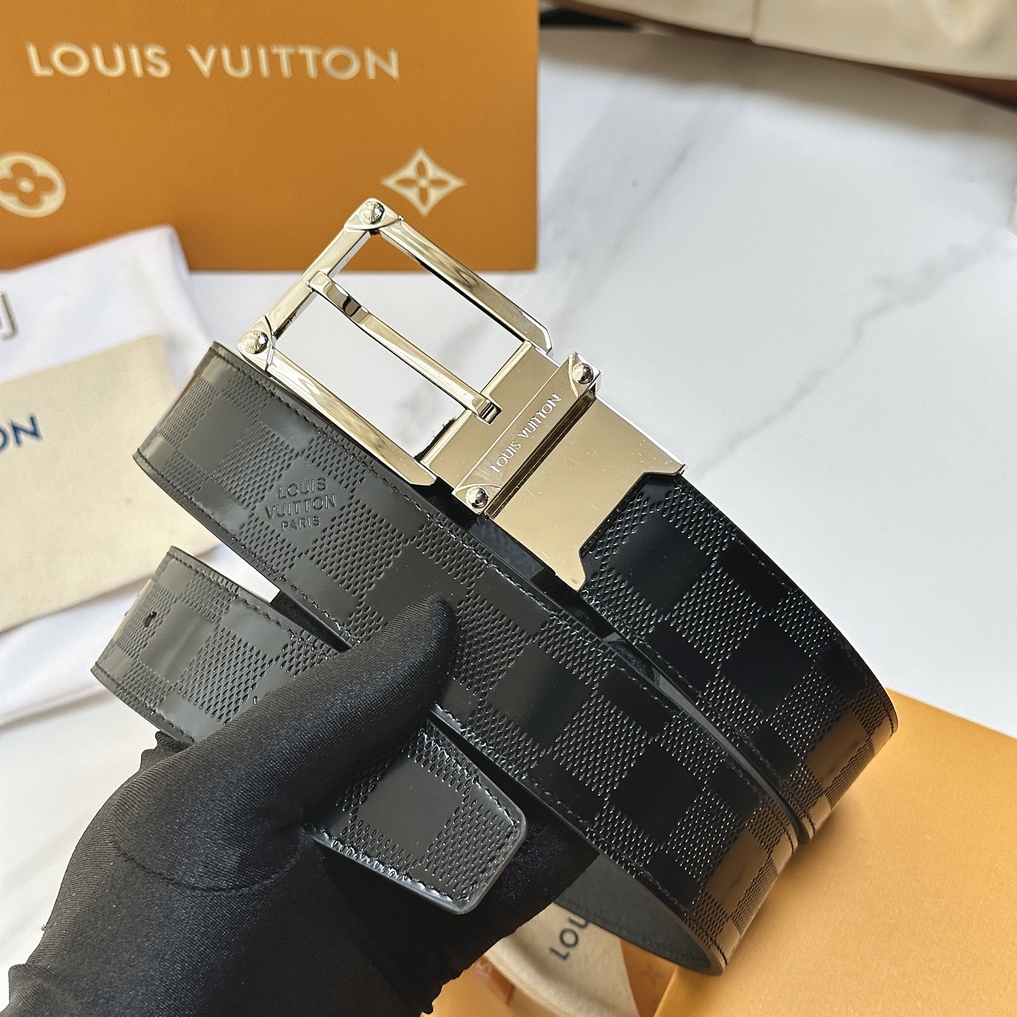 L驢家今季新品 男士原單腰帶 寬度35毫米 經典雙面牛皮壓格紋 進口油邊 搭配低調針扣五金 適合沈穩低調