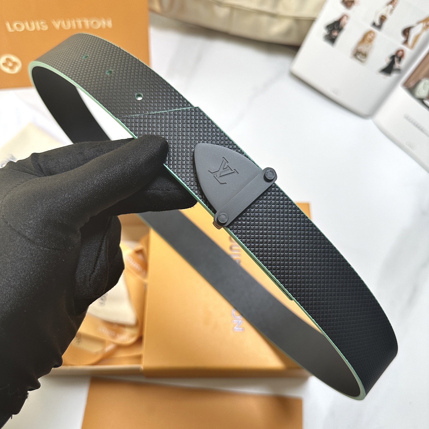 L驢家今季新品 男士原單腰帶 寬度35毫米 雙面進口小牛皮壓細紋內襯平紋小牛皮底 搭配圓形圖案五金 可雙
