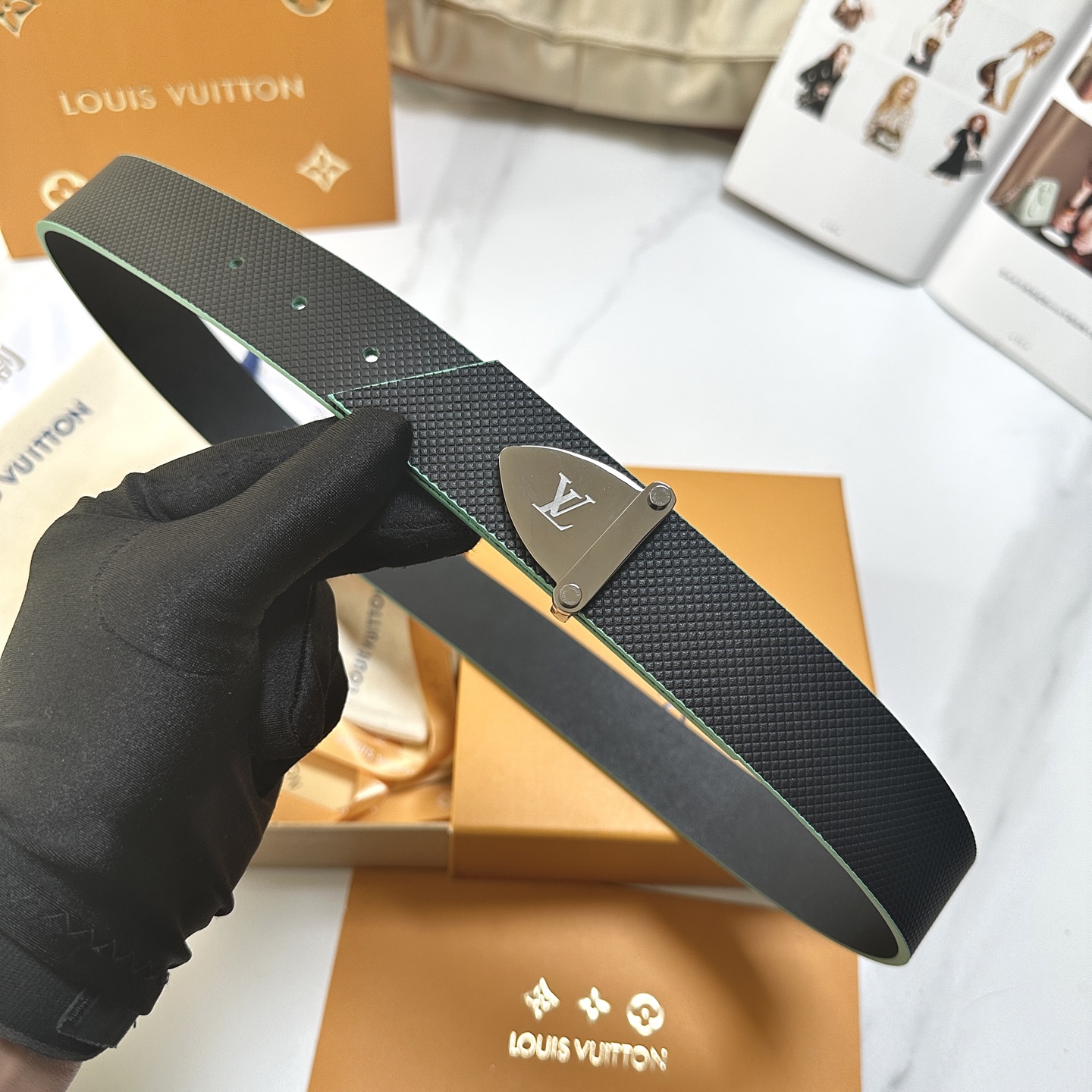 L驢家今季新品 男士原單腰帶 寬度35毫米 雙面進口小牛皮壓細紋內襯平紋小牛皮底 搭配圓形圖案五金 可雙