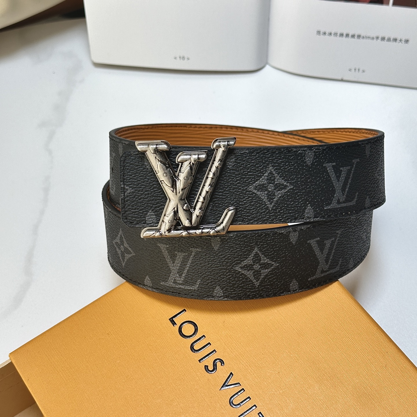 L驢家專櫃最新版本 寬度40毫米 皮帶面採用定制帆布面料 原廠進口頭層水波紋皮底 手感極佳 配置經新型字
