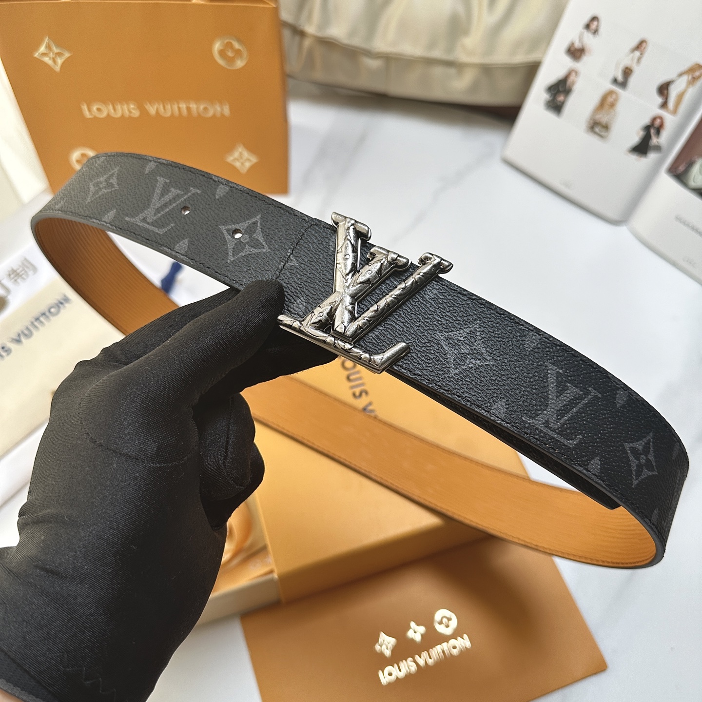 L驢家專櫃最新版本 寬度40毫米 皮帶面採用定制帆布面料 原廠進口頭層水波紋皮底 手感極佳 配置經新型字