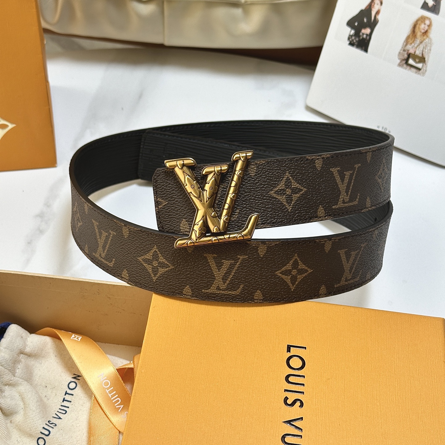 L驢家專櫃最新版本 寬度40毫米 皮帶面採用定制帆布面料 原廠進口頭層水波紋皮底 手感極佳 配置經新型字