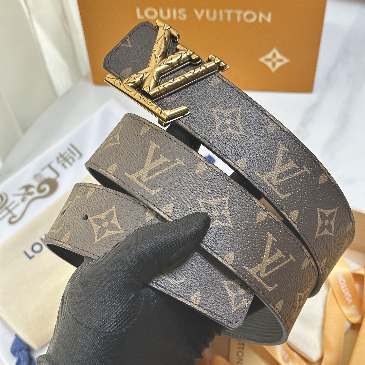 L驢家專櫃最新版本 寬度40毫米 皮帶面採用定制帆布面料 原廠進口頭層水波紋皮底 手感極佳 配置經新型字