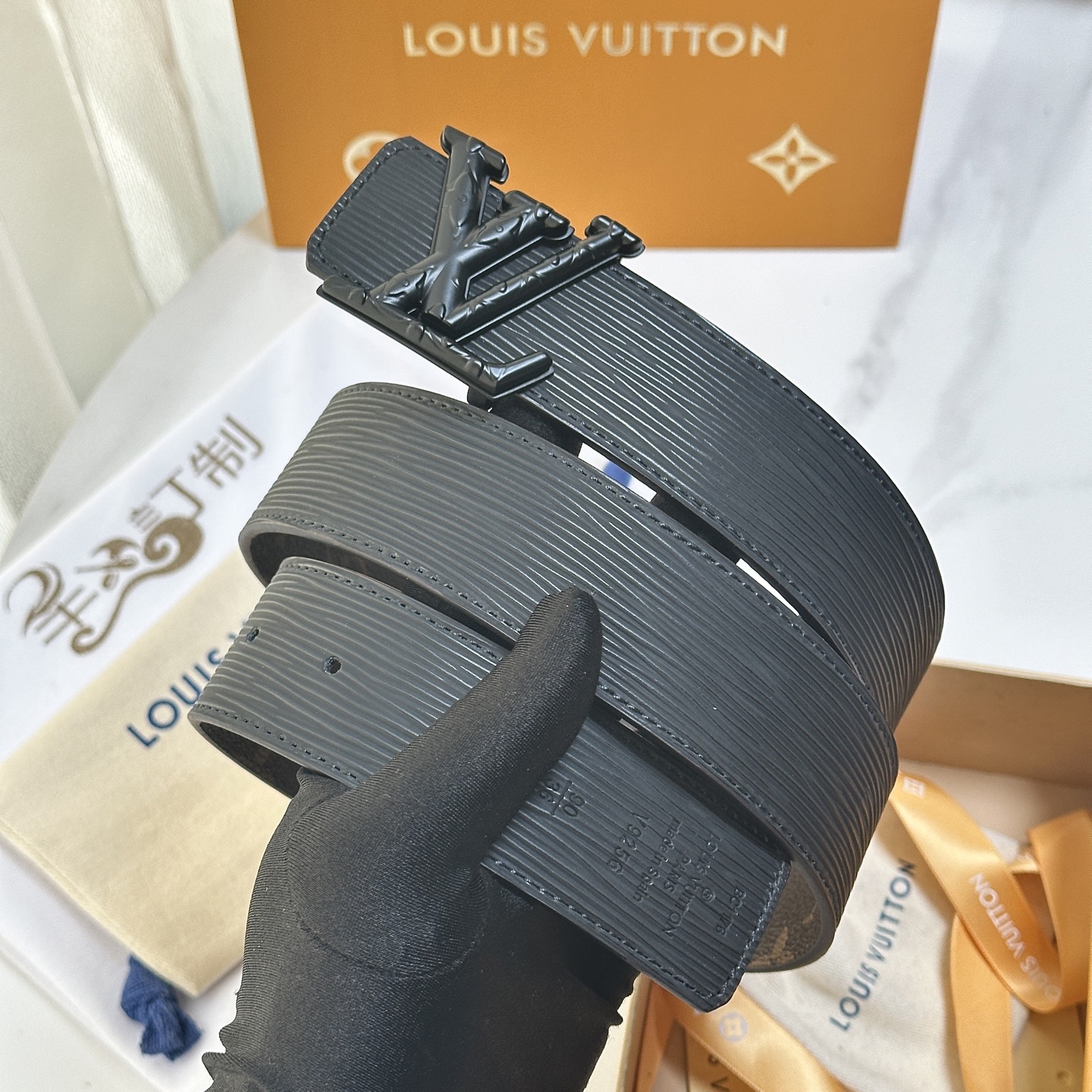 L驢家專櫃最新版本 寬度40毫米 皮帶面採用定制帆布面料 原廠進口頭層水波紋皮底 手感極佳 配置經新型字