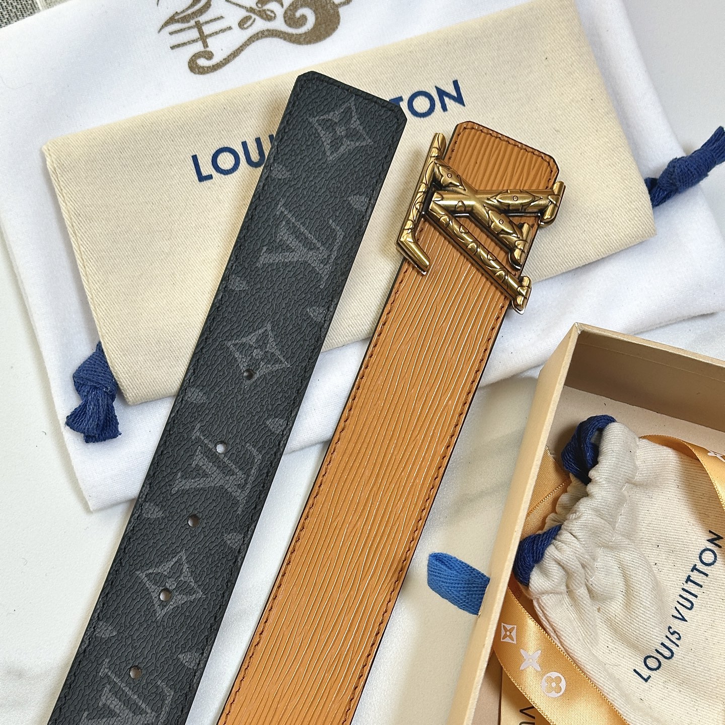 L驢家專櫃最新版本 寬度40毫米 皮帶面採用定制帆布面料 原廠進口頭層水波紋皮底 手感極佳 配置經新型字