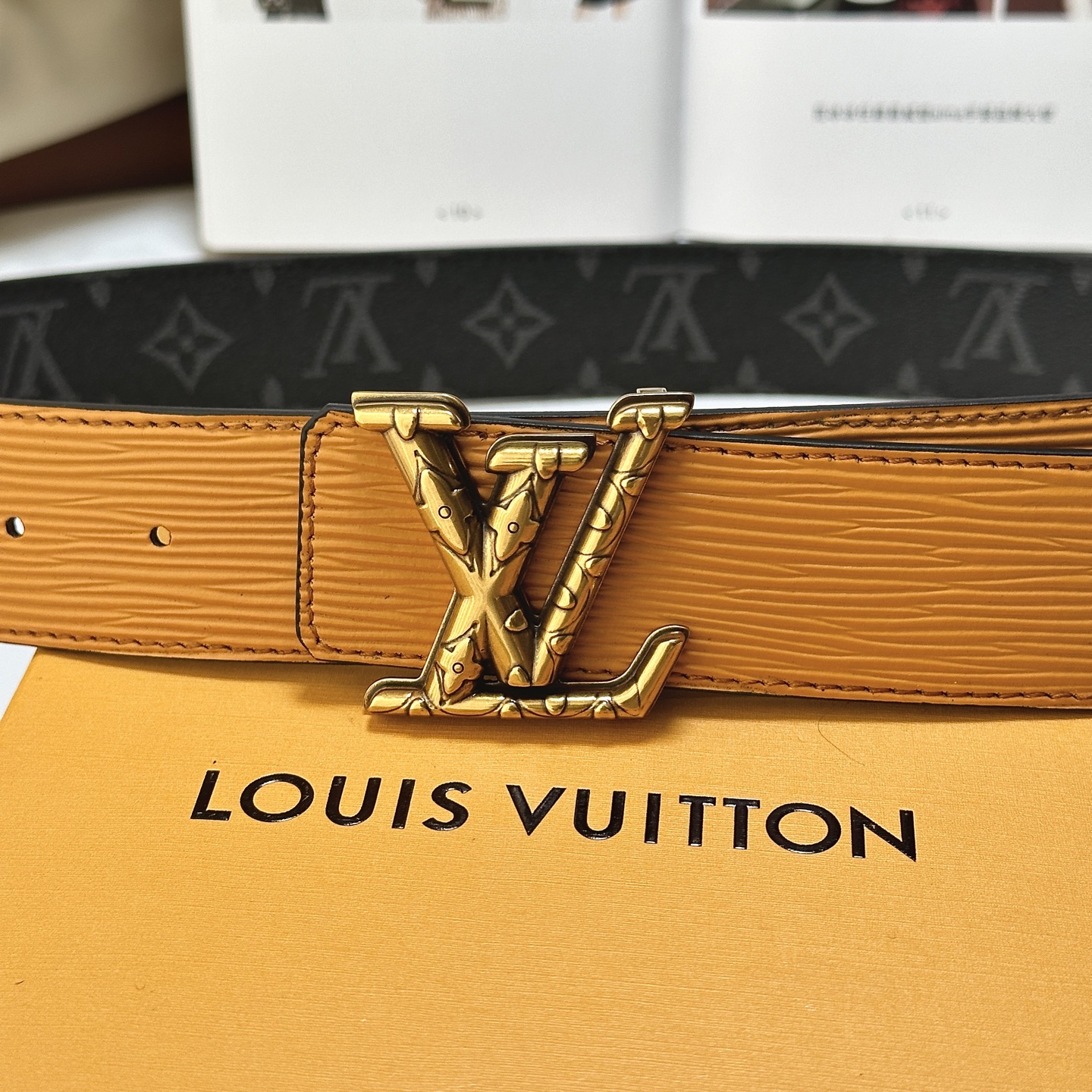 L驢家專櫃最新版本 寬度40毫米 皮帶面採用定制帆布面料 原廠進口頭層水波紋皮底 手感極佳 配置經新型字