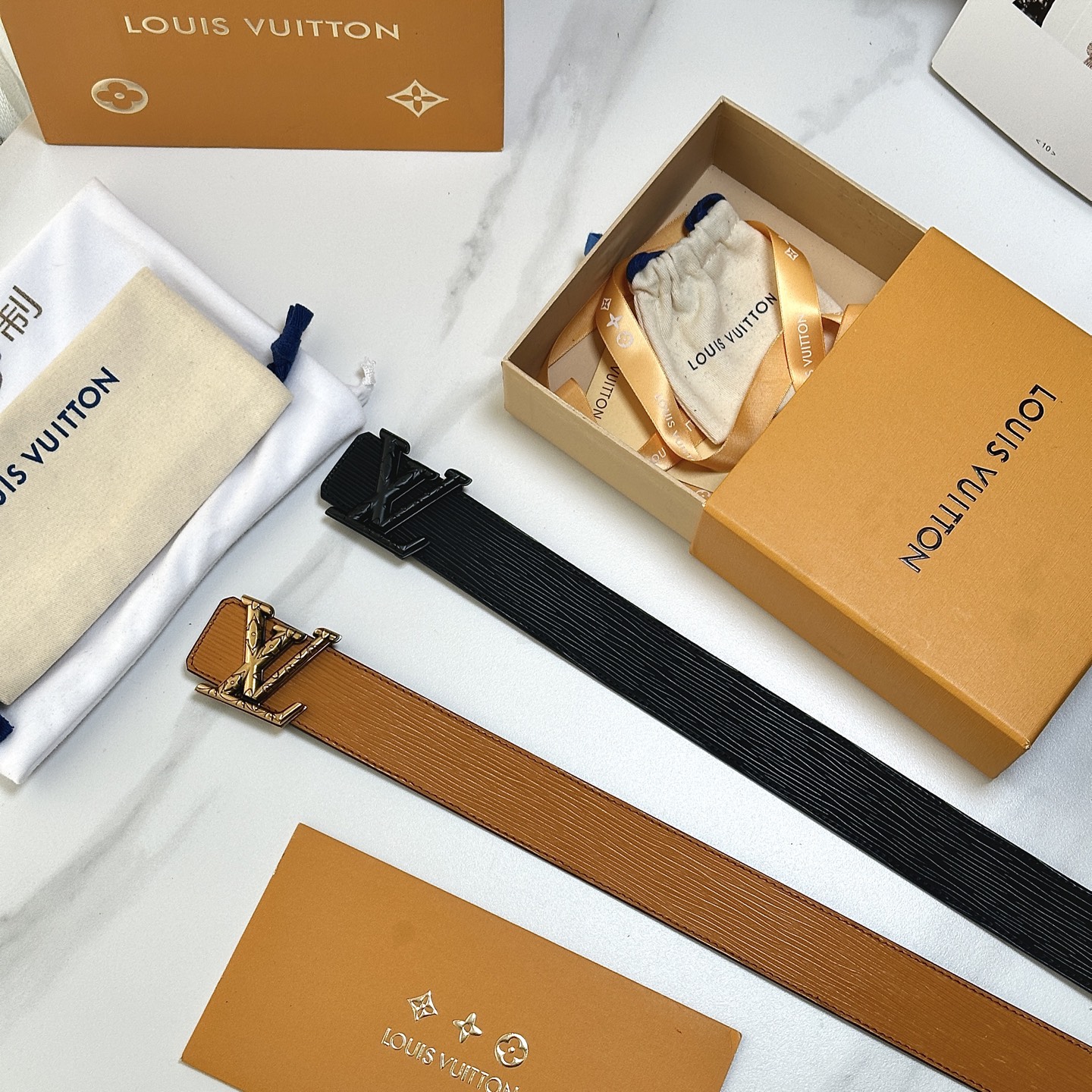 L驢家專櫃最新版本 寬度40毫米 皮帶面採用定制帆布面料 原廠進口頭層水波紋皮底 手感極佳 配置經新型字