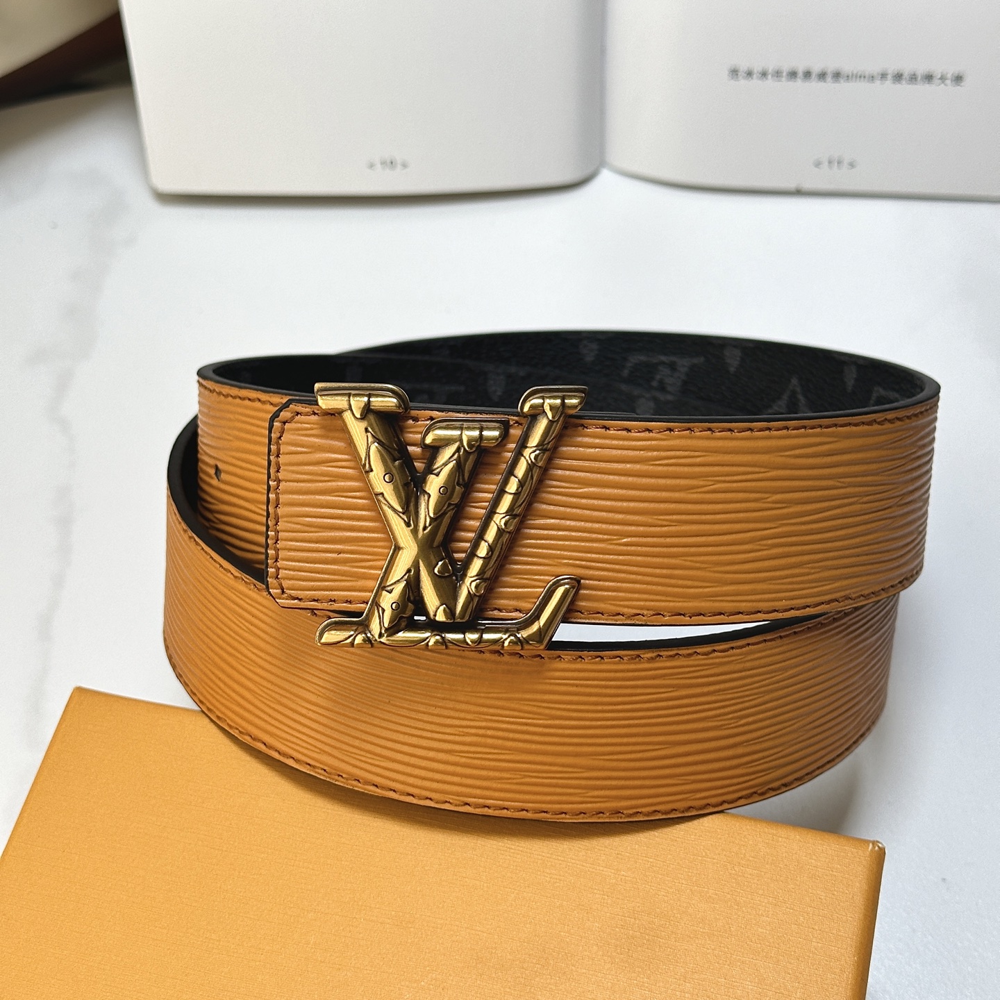 L驢家專櫃最新版本 寬度40毫米 皮帶面採用定制帆布面料 原廠進口頭層水波紋皮底 手感極佳 配置經新型字