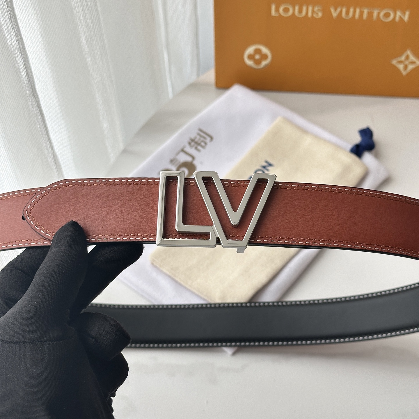 L0UIS VUITT0N 今季新品 男士原單腰帶 寬度35毫米 雙面頭層小牛皮車雙線工藝 搭配新款31