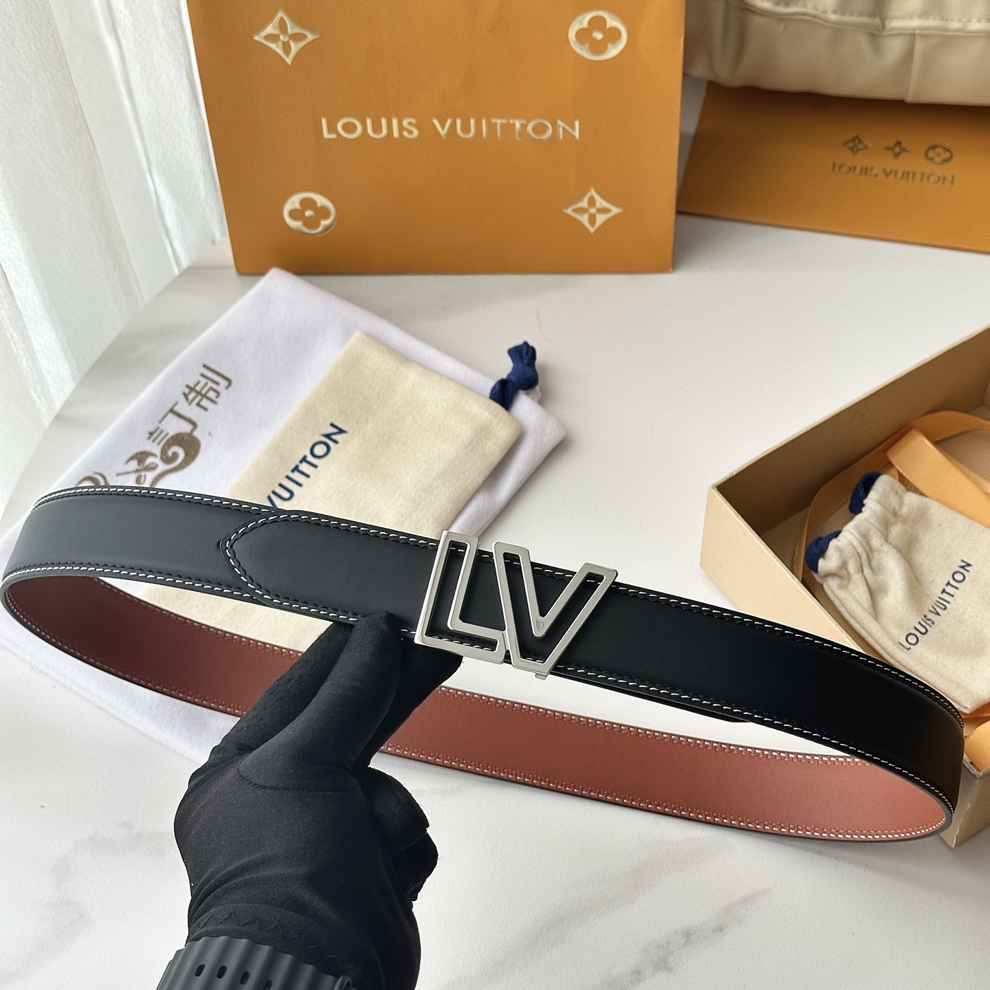 L0UIS VUITT0N 今季新品 男士原單腰帶 寬度35毫米 雙面頭層小牛皮車雙線工藝 搭配新款31