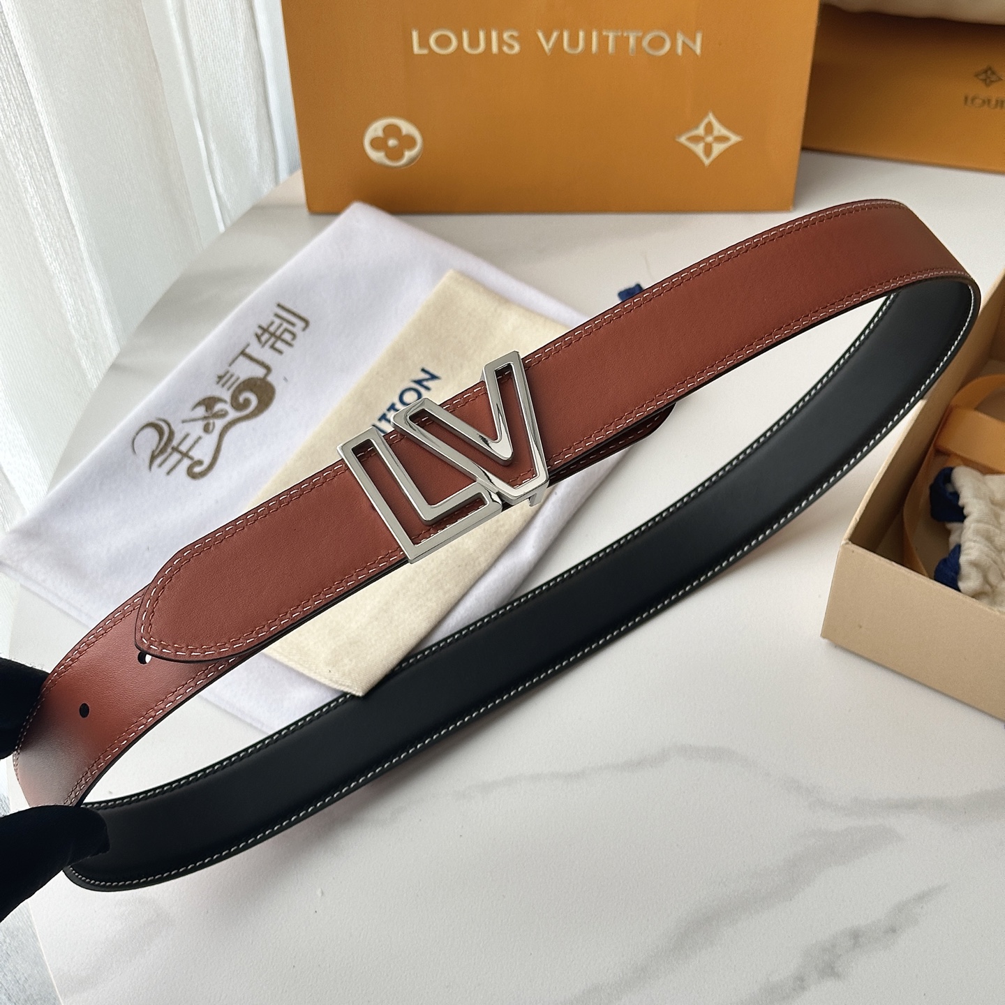 L0UIS VUITT0N 今季新品 男士原單腰帶 寬度35毫米 雙面頭層小牛皮車雙線工藝 搭配新款31