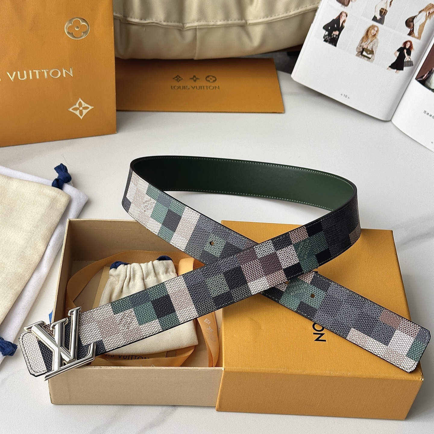 （原版L0UIS VUITT0N 專櫃最新升級版本 寬度40毫米 全新訂制帆布搭配最新進口原廠皮底 配置