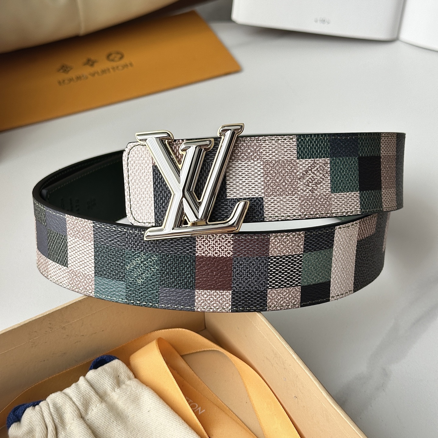 （原版L0UIS VUITT0N 專櫃最新升級版本 寬度40毫米 全新訂制帆布搭配最新進口原廠皮底 配置